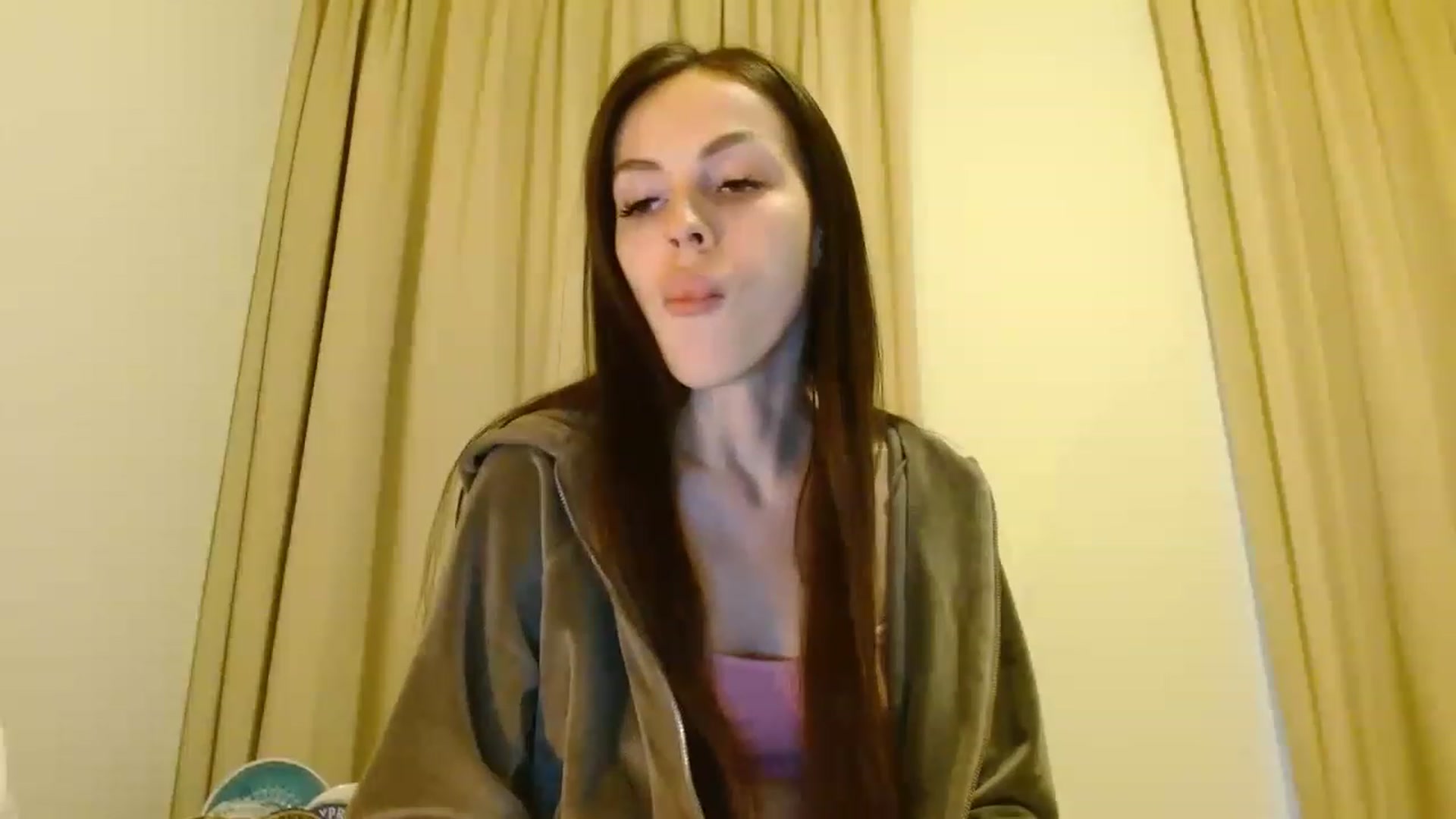 Gallery image thumbnail from Sonyabrage's myfreecams stream on, 12/14/2022, 22:43 image 11 of 20