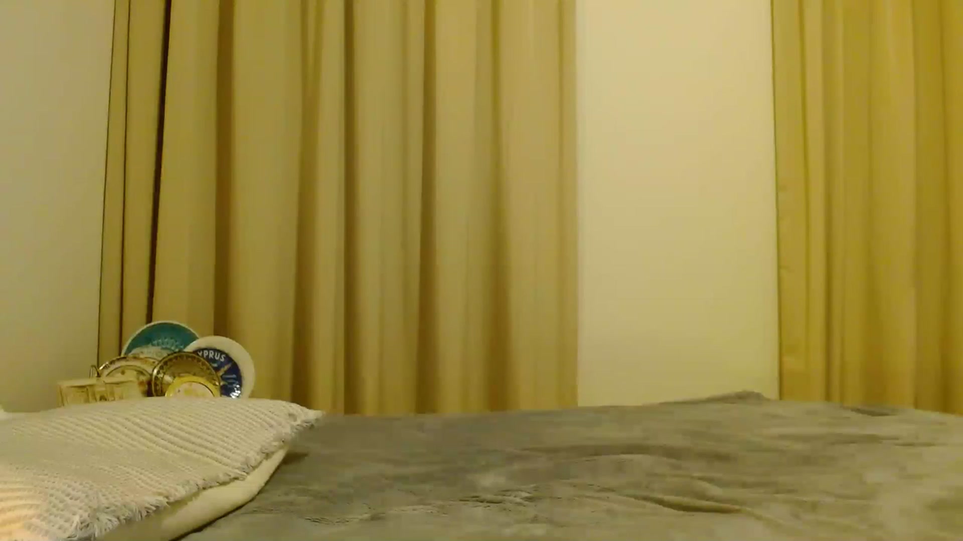 Gallery image thumbnail from Sonyabrage's myfreecams stream on, 12/15/2022, 19:16 image 15 of 20