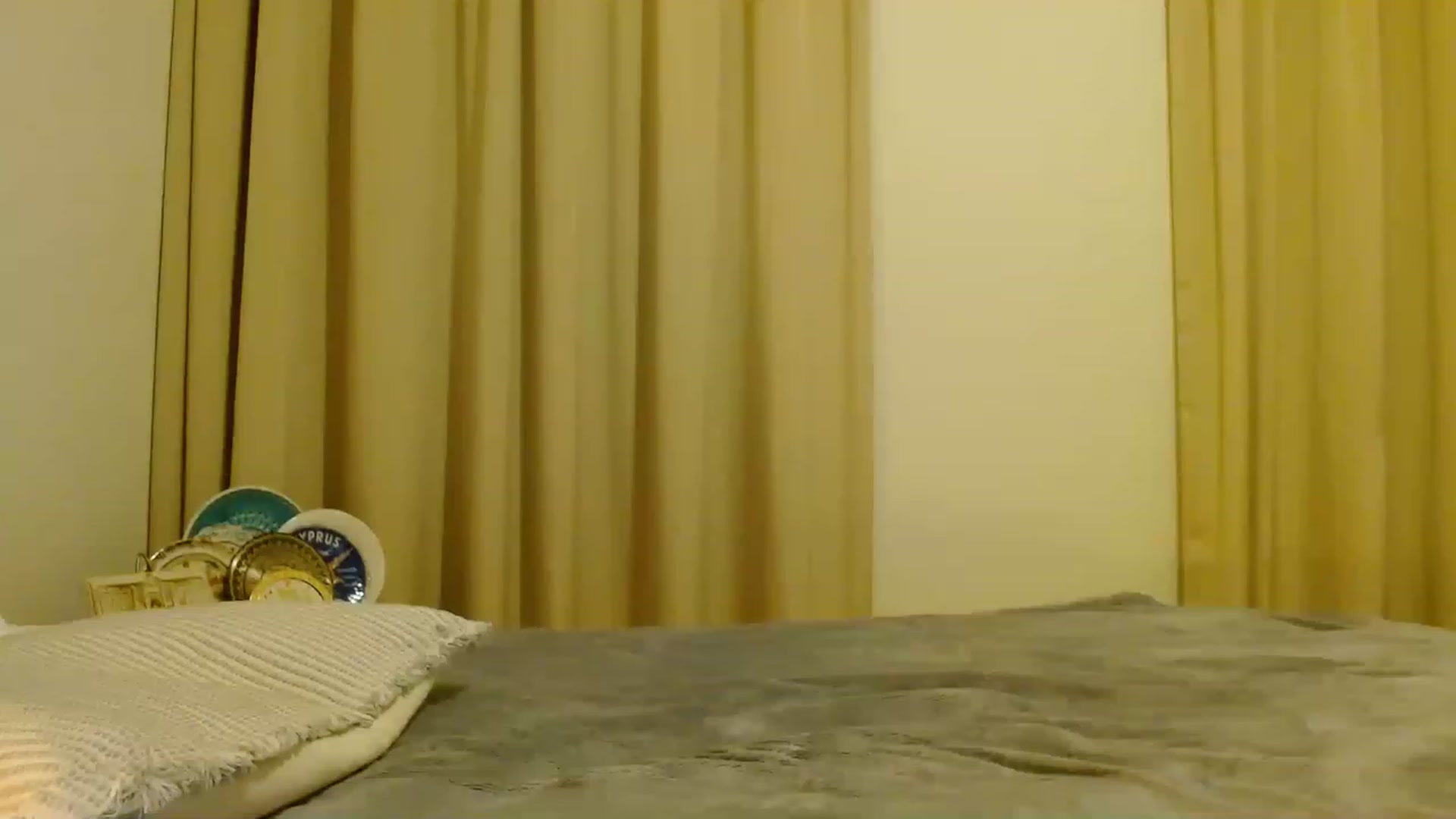 Gallery image thumbnail from Sonyabrage's myfreecams stream on, 12/15/2022, 19:16 image 18 of 20