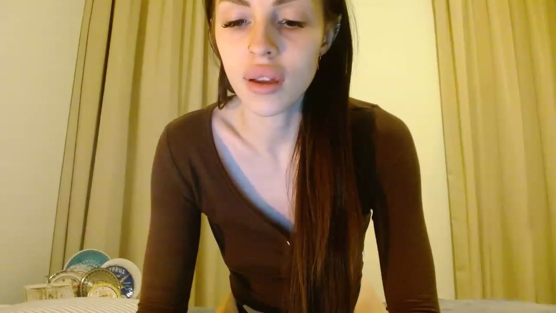 Gallery image thumbnail from Sonyabrage's myfreecams stream on, 12/15/2022, 19:16 image 1 of 20
