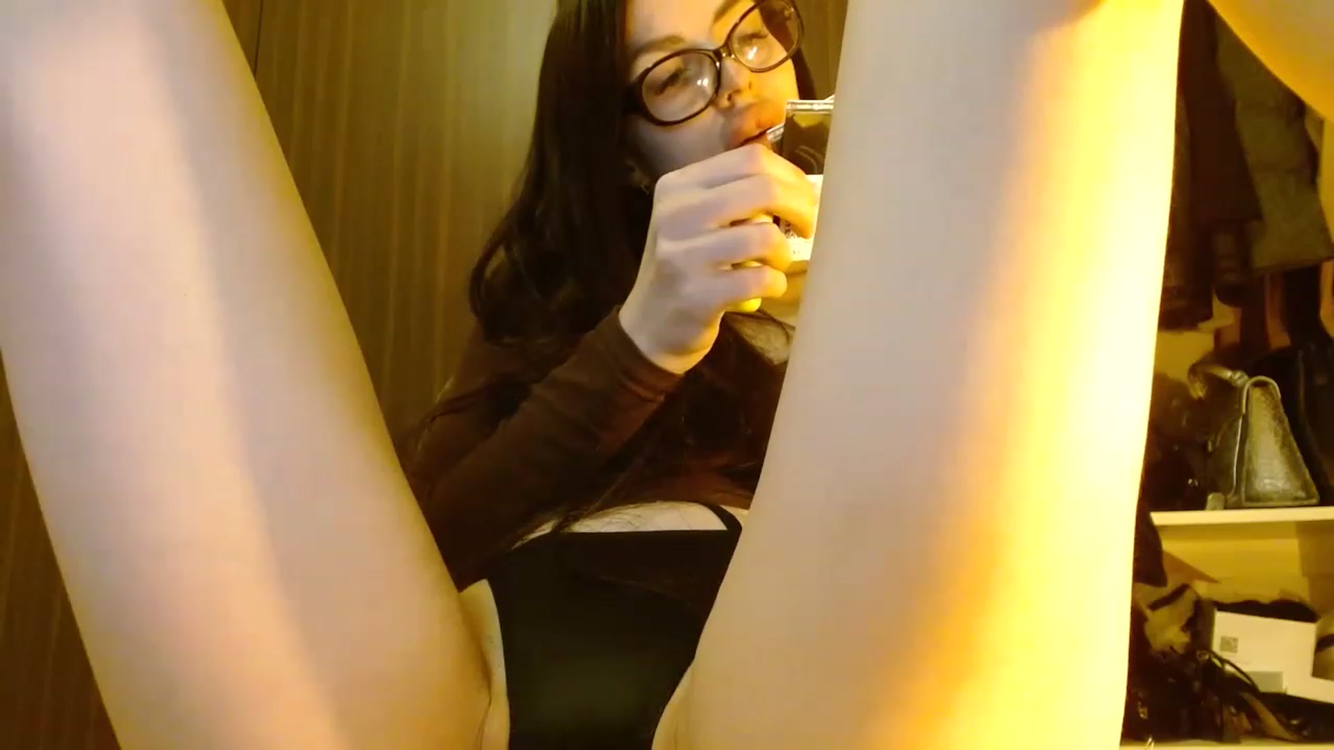 Gallery image thumbnail from Sonyabrage's myfreecams stream on, 12/16/2022, 02:45 image 5 of 20