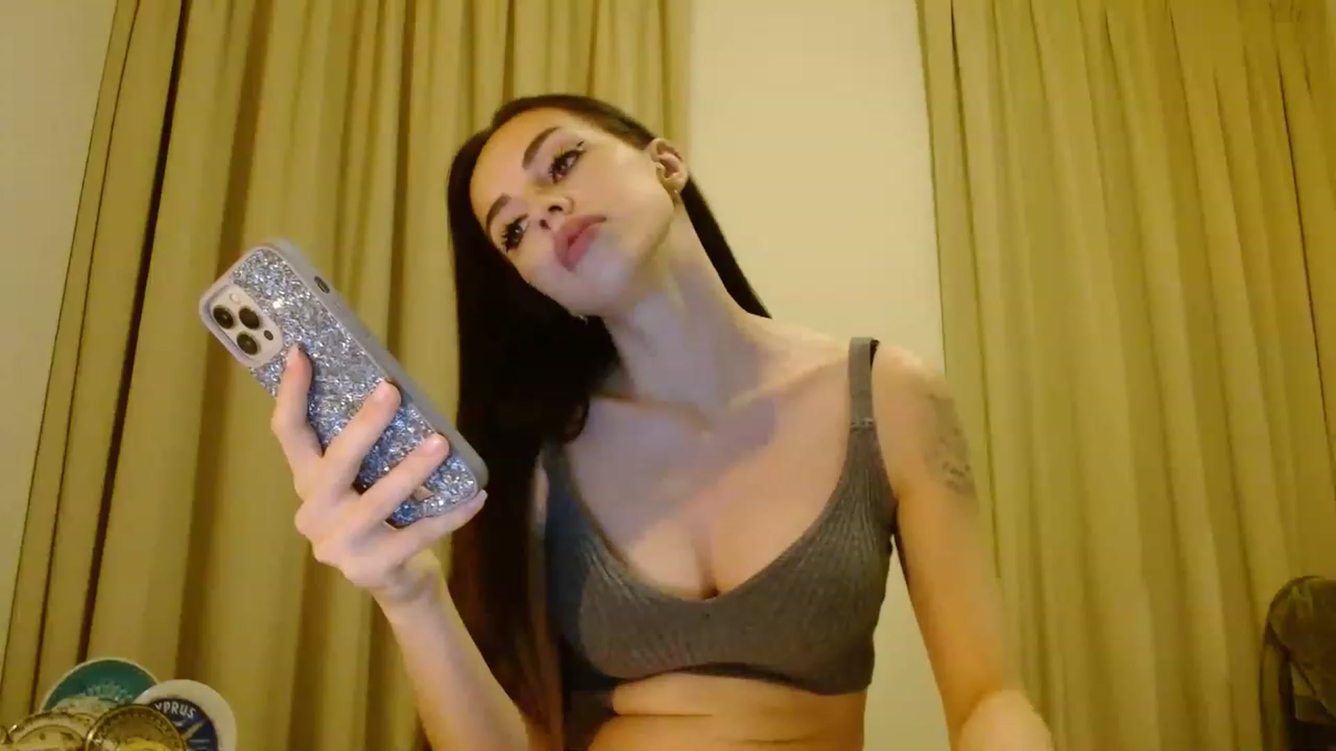 Gallery image thumbnail from Sonyabrage's myfreecams stream on, 12/18/2022, 18:05 image 11 of 20