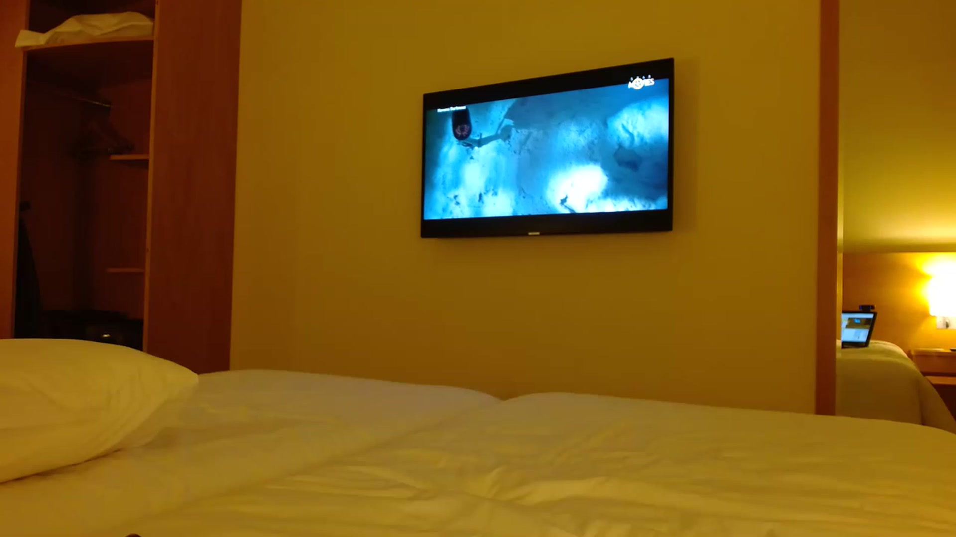 Gallery image thumbnail from Sonyabrage's myfreecams stream on, 12/21/2022, 01:40 image 15 of 20