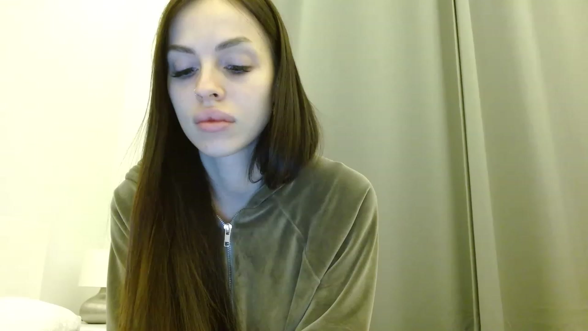Gallery image thumbnail from Sonyabrage's myfreecams stream on, 12/21/2022, 16:32 image 10 of 20
