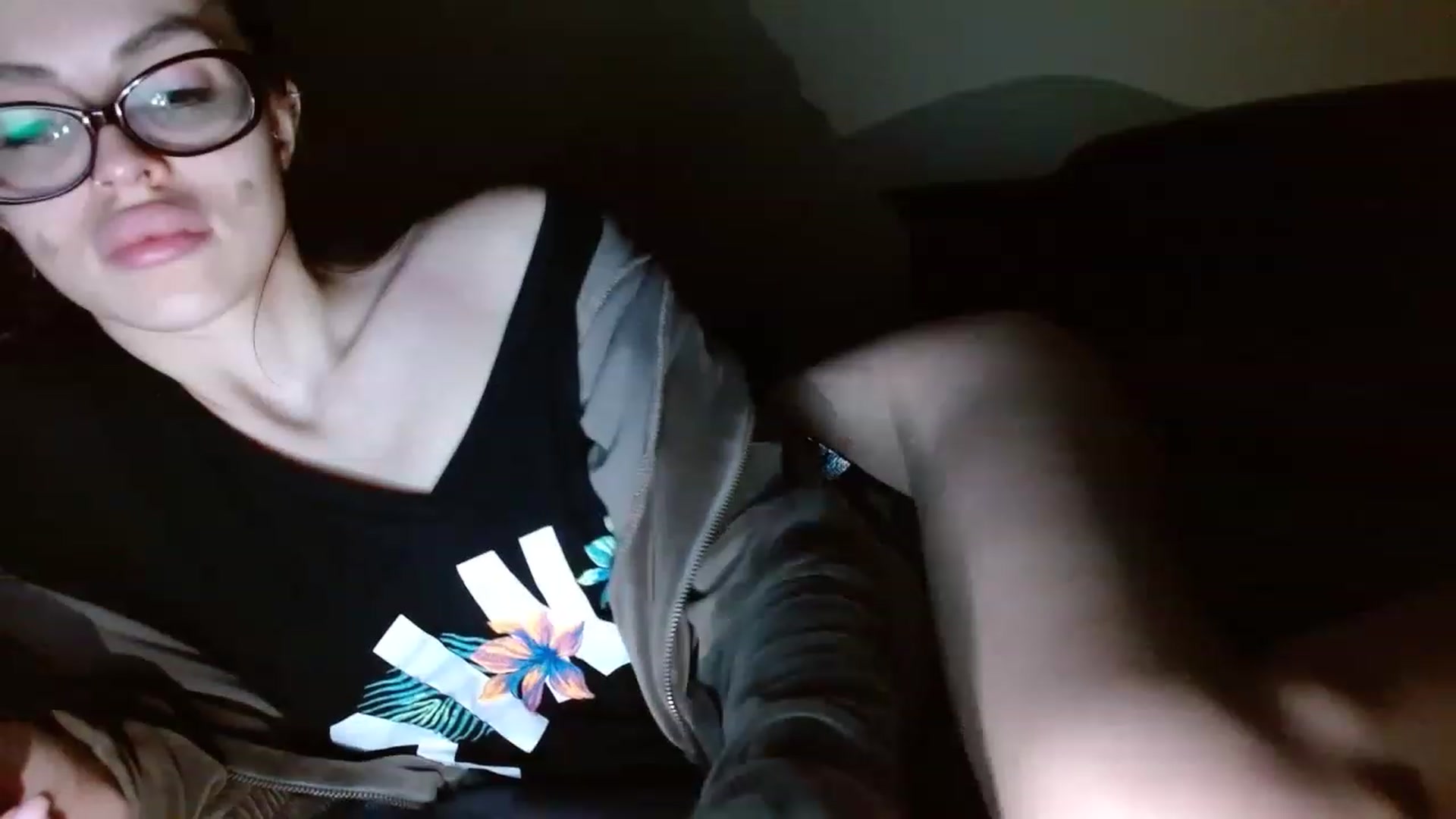 Gallery image thumbnail from Sonyabrage's myfreecams stream on, 12/24/2022, 17:42 image 10 of 20