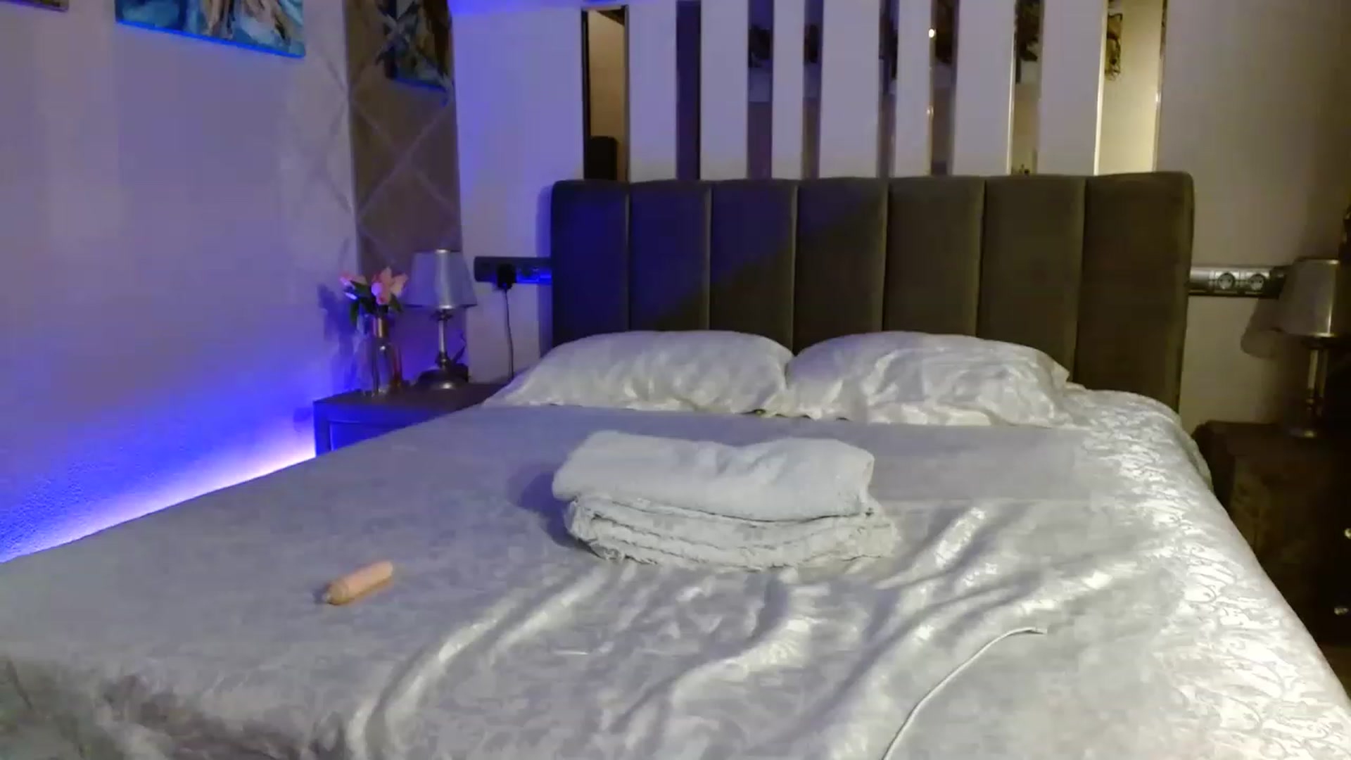Gallery image thumbnail from Sonyabrage's myfreecams stream on, 12/25/2022, 22:05 image 7 of 20
