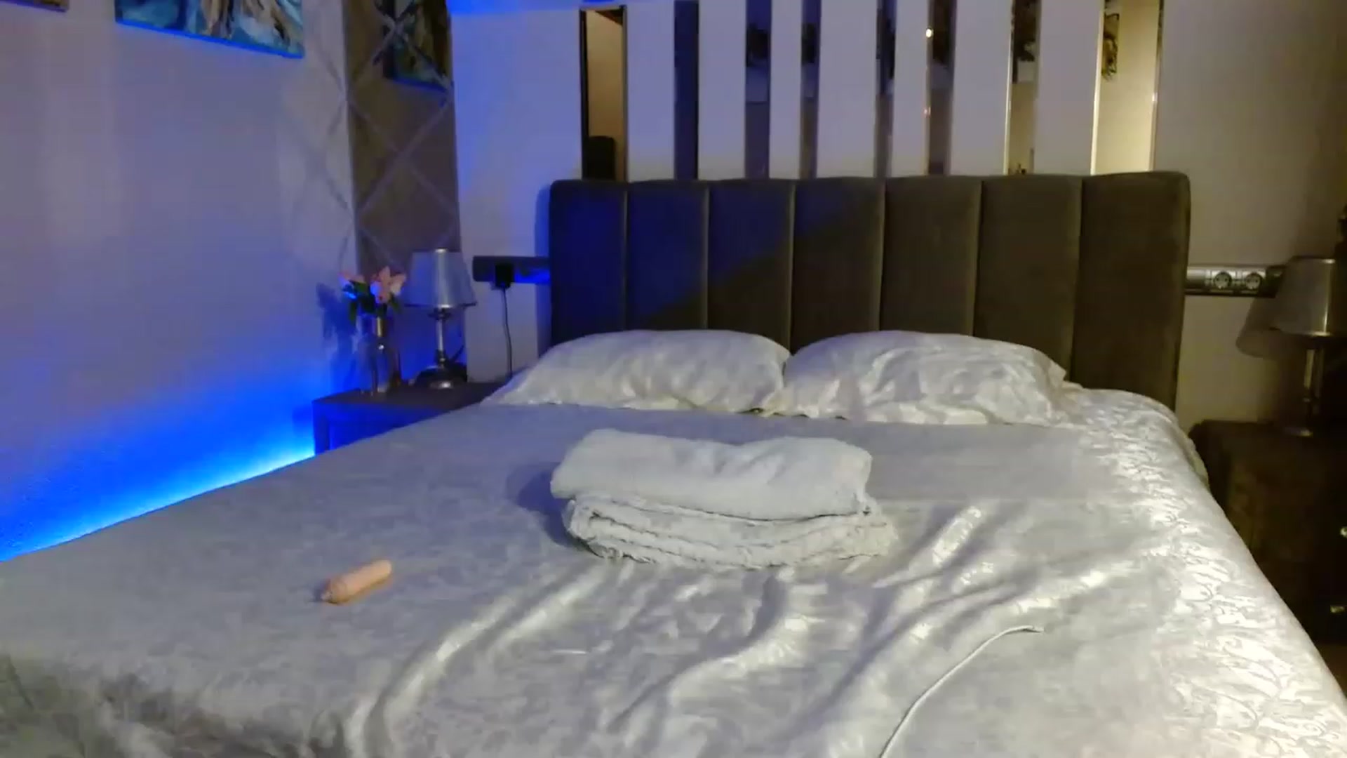 Gallery image thumbnail from Sonyabrage's myfreecams stream on, 12/25/2022, 22:05 image 4 of 20