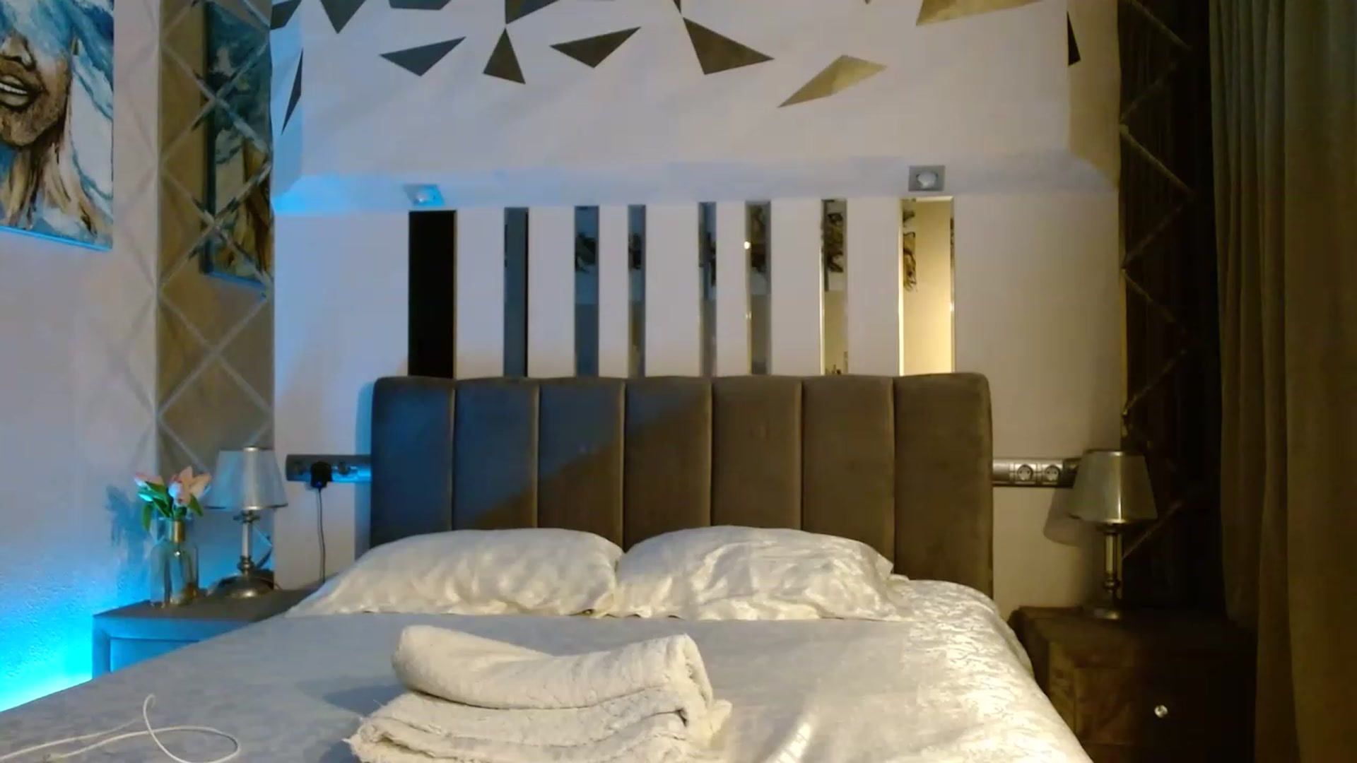Gallery image thumbnail from Sonyabrage's myfreecams stream on, 12/26/2022, 24:46 image 18 of 20