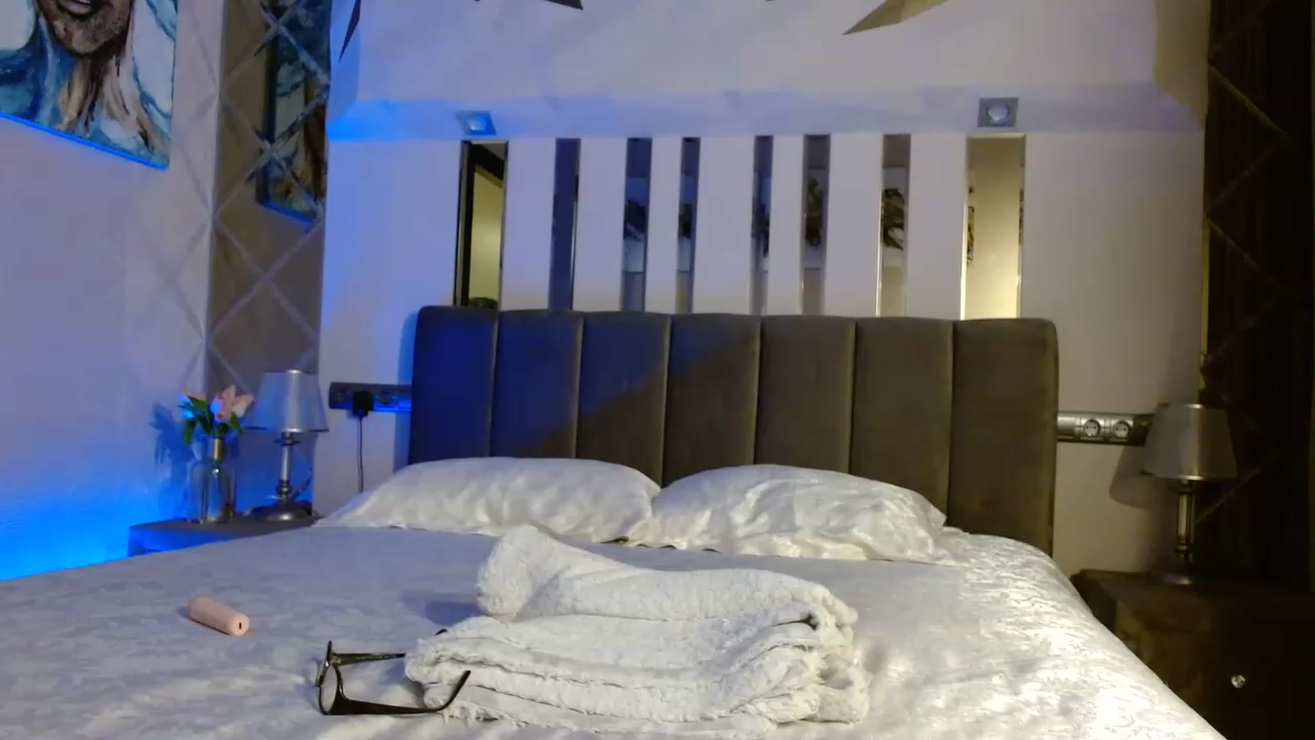 Gallery image thumbnail from Sonyabrage's myfreecams stream on, 12/26/2022, 01:26 image 8 of 20