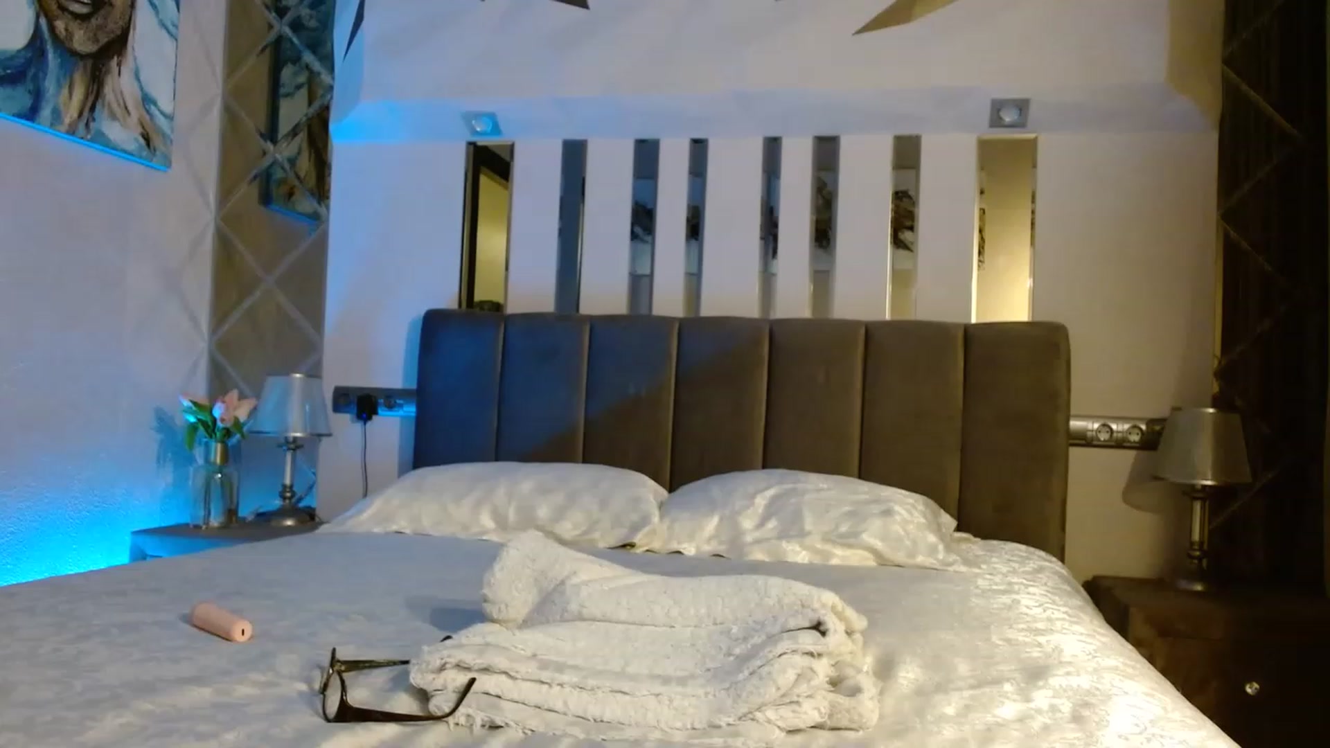 Gallery image thumbnail from Sonyabrage's myfreecams stream on, 12/26/2022, 01:26 image 6 of 20