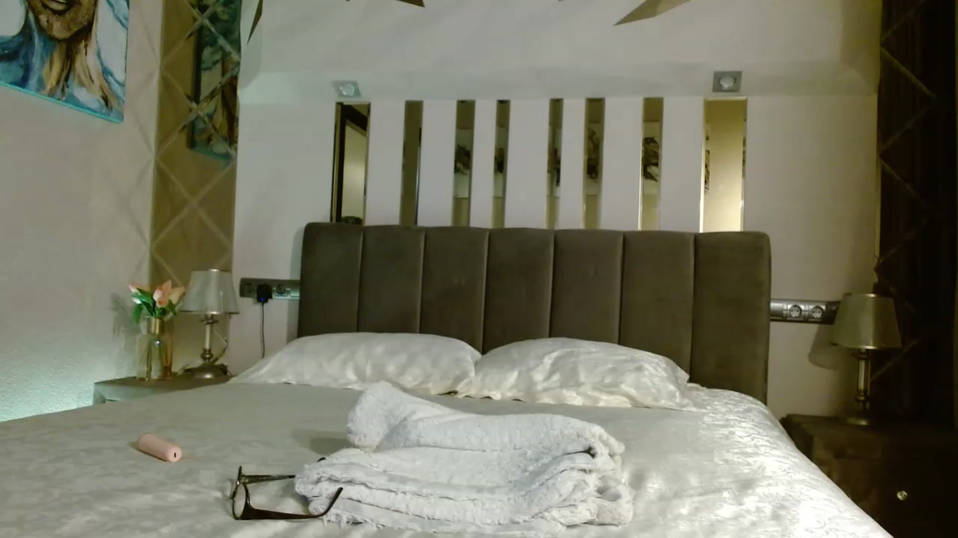 Gallery image thumbnail from Sonyabrage's myfreecams stream on, 12/26/2022, 01:26 image 9 of 20