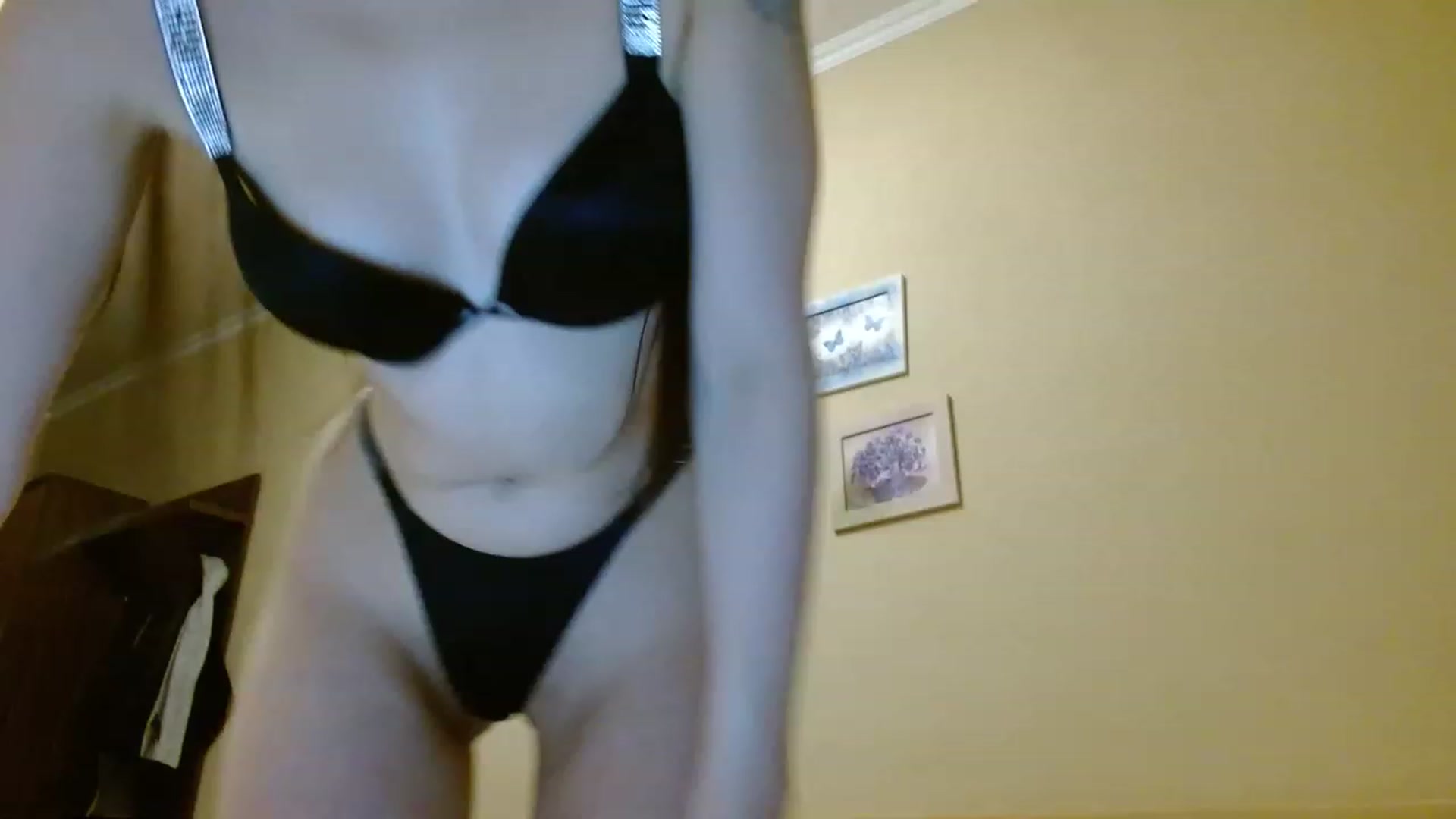 Gallery image thumbnail from Sonyabrage's myfreecams stream on, 01/03/2023, 21:44 image 16 of 20
