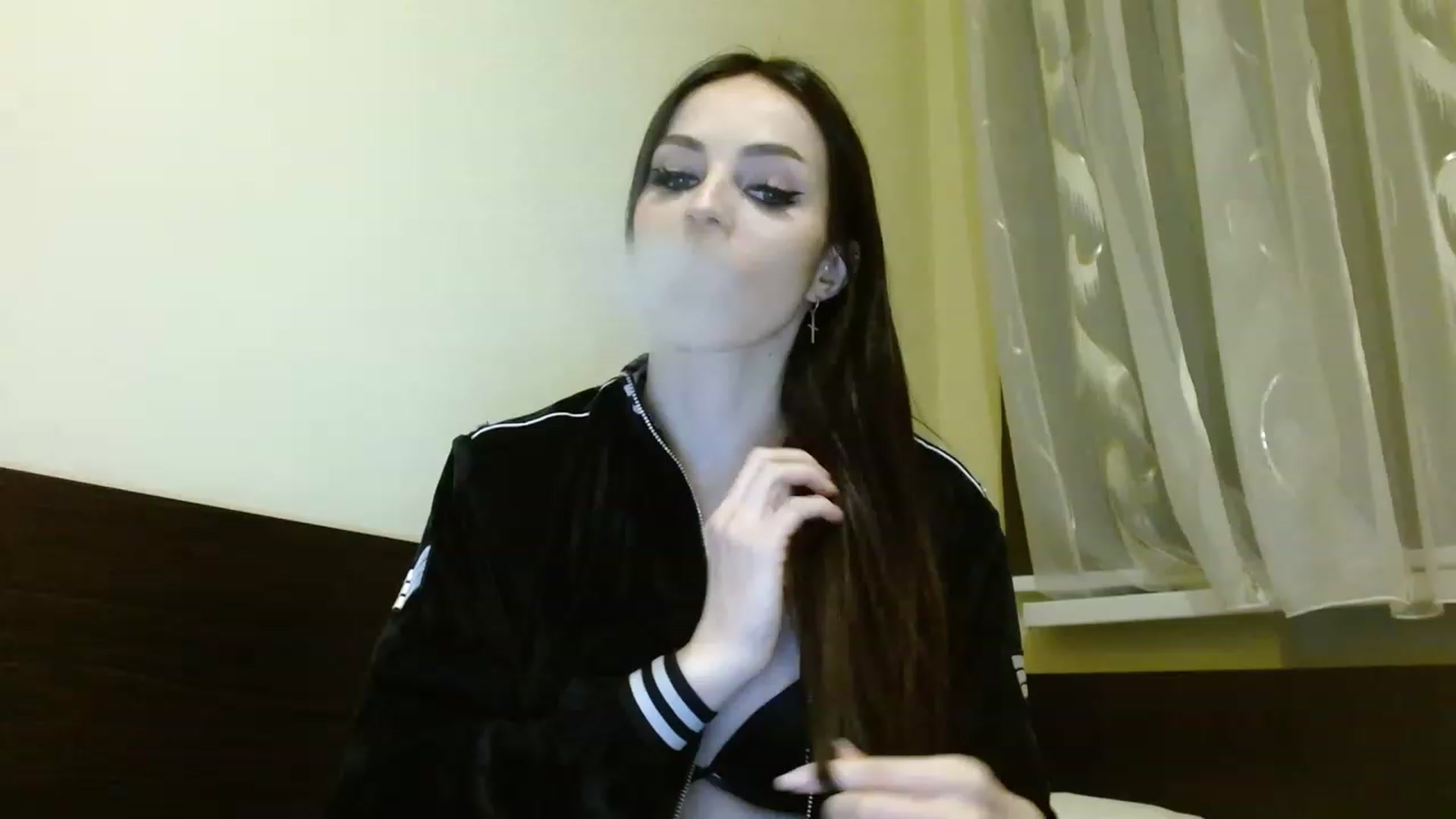 Gallery image thumbnail from Sonyabrage's myfreecams stream on, 01/04/2023, 18:39 image 5 of 20