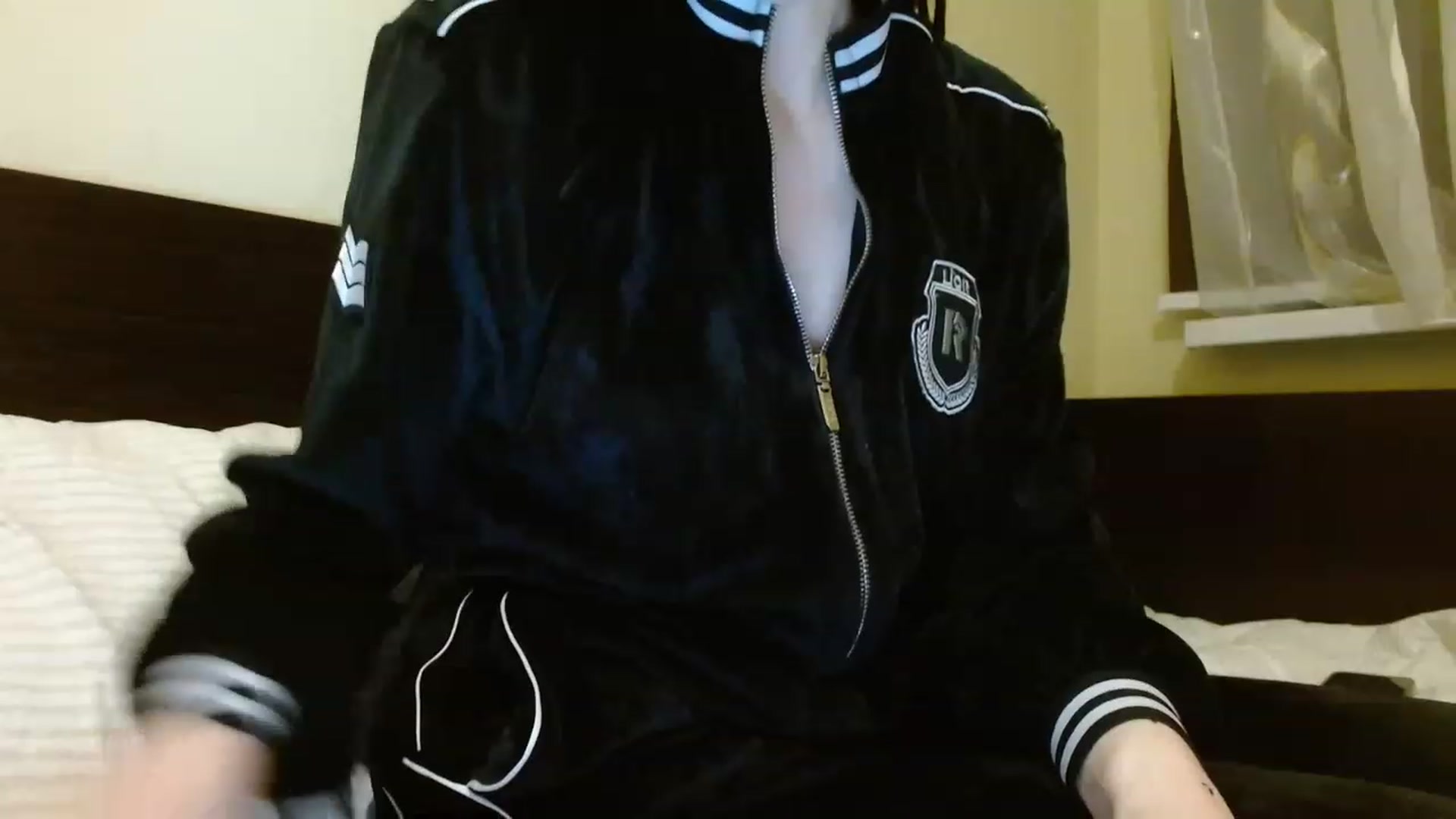 Gallery image thumbnail from Sonyabrage's myfreecams stream on, 01/04/2023, 18:39 image 14 of 20