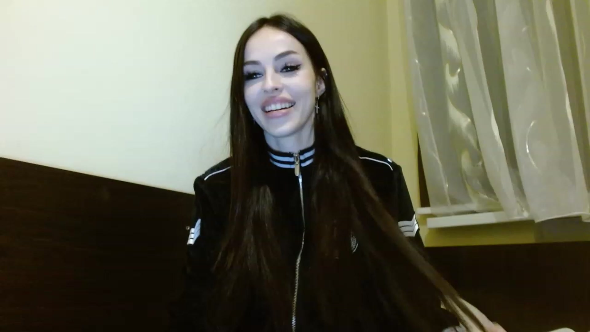 Gallery image thumbnail from Sonyabrage's myfreecams stream on, 01/04/2023, 20:14 image 18 of 20