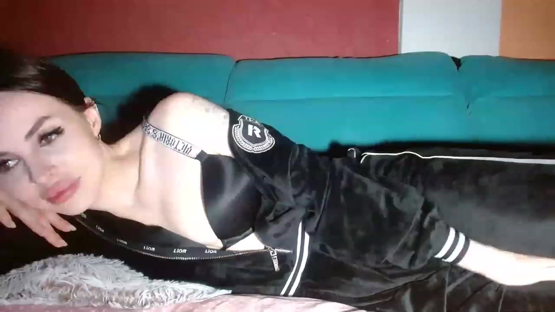 Gallery image thumbnail from Sonyabrage's myfreecams stream on, 01/10/2023, 03:21 image 18 of 20