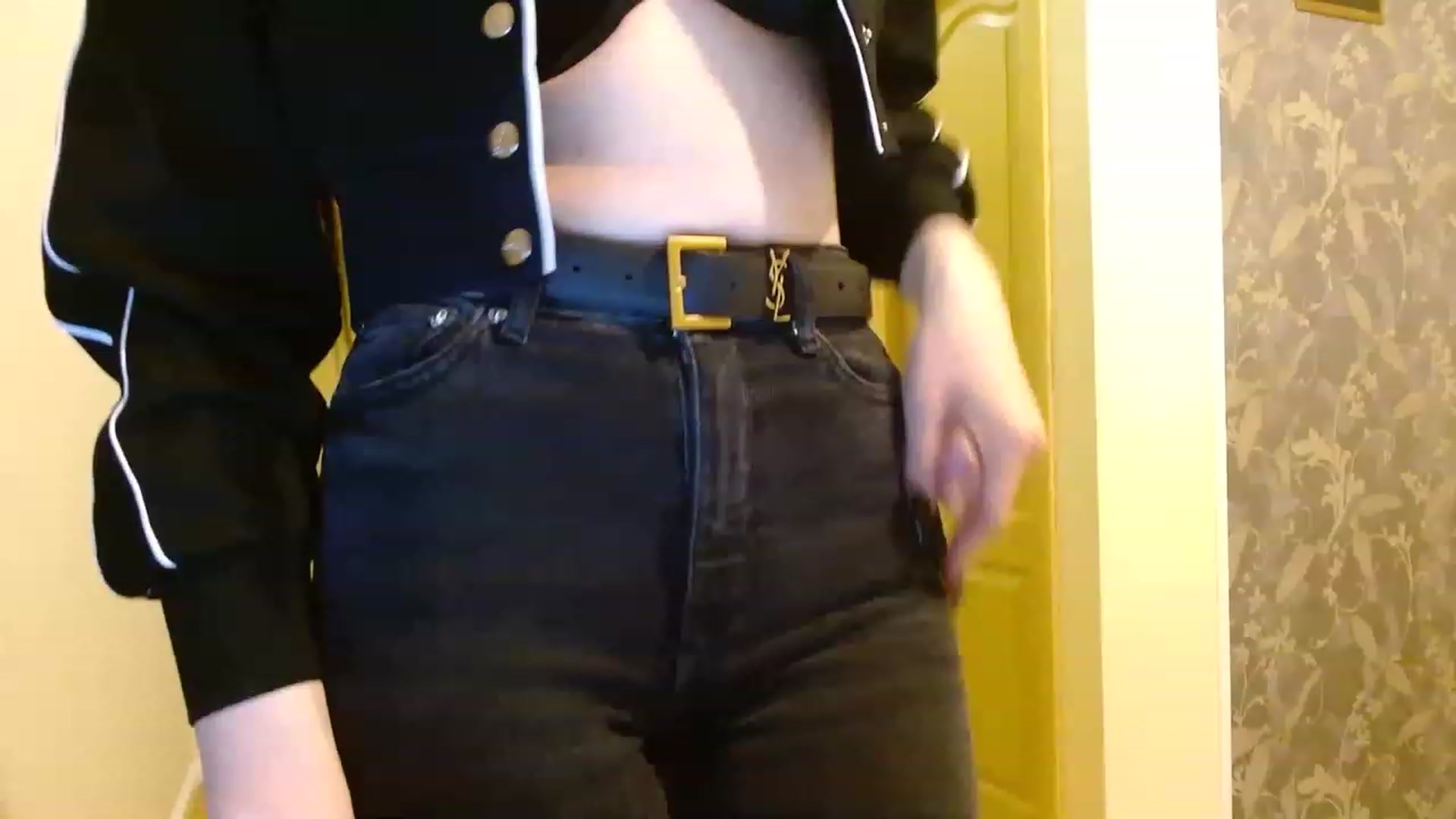 Gallery image thumbnail from Sonyabrage's myfreecams stream on, 01/22/2023, 06:10 image 6 of 20