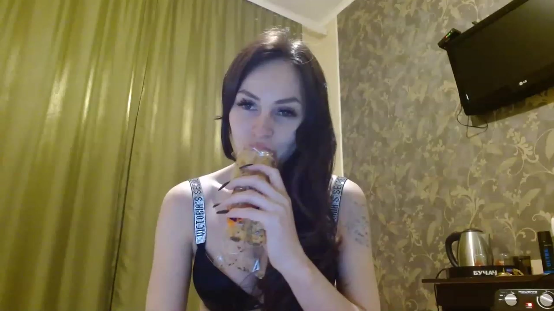 Gallery image thumbnail from Sonyabrage's myfreecams stream on, 01/29/2023, 15:27 image 4 of 20