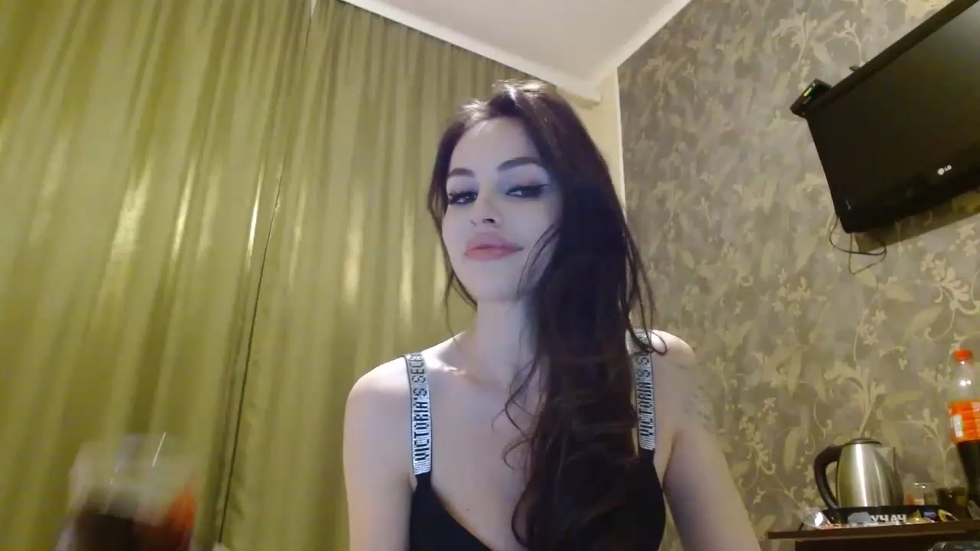 Gallery image thumbnail from Sonyabrage's myfreecams stream on, 01/29/2023, 19:17 image 9 of 20