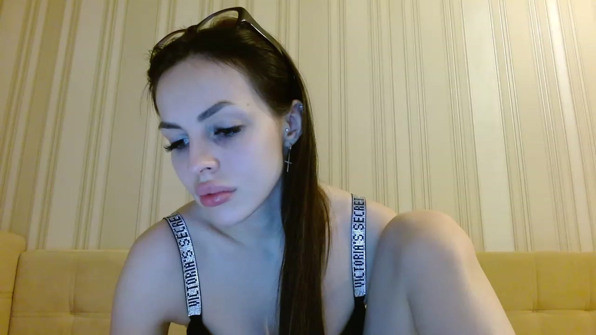 Gallery image thumbnail from Sonyabrage's myfreecams stream on, 02/03/2023, 01:44 image 4 of 20