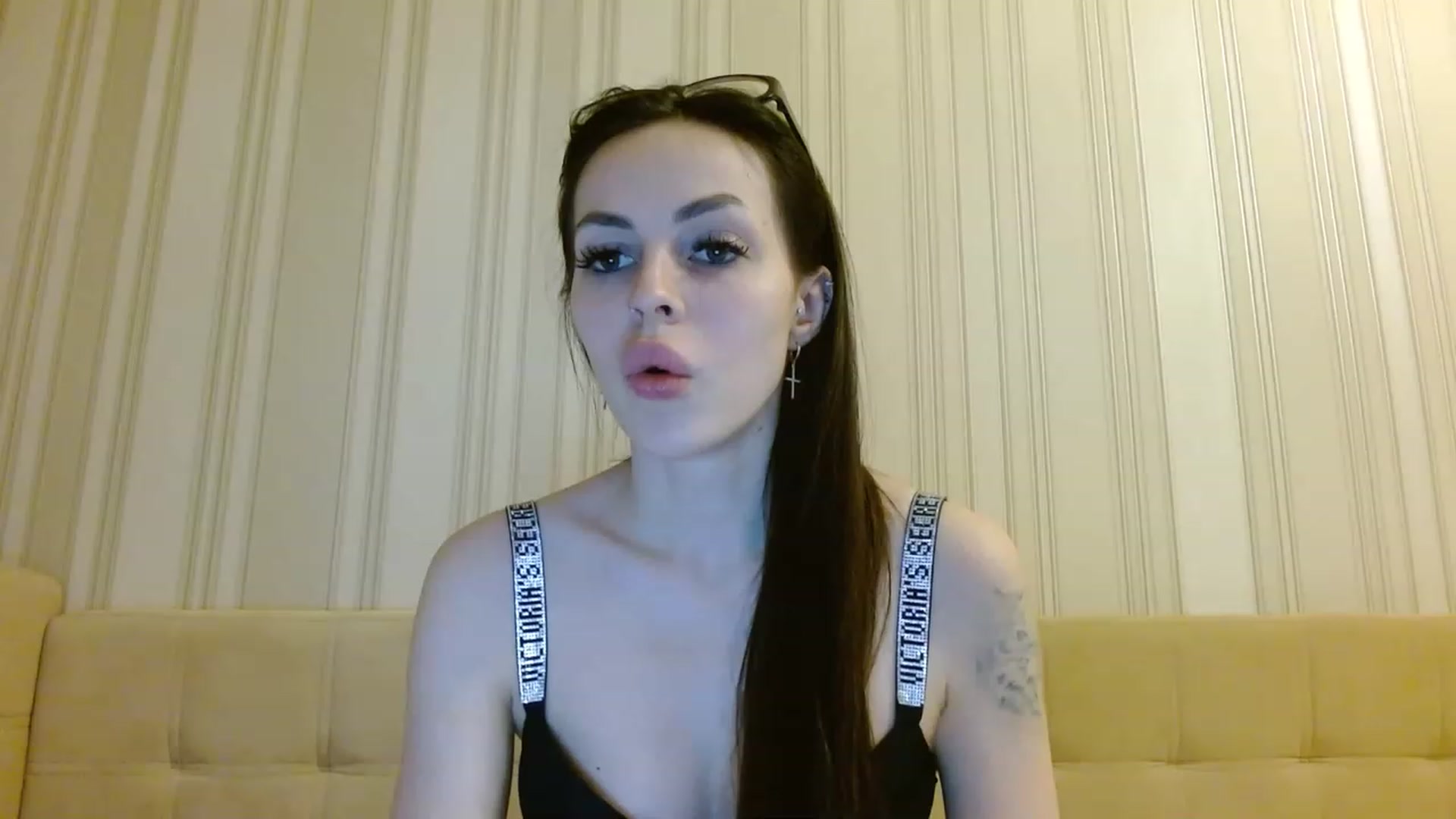 Gallery image thumbnail from Sonyabrage's myfreecams stream on, 02/03/2023, 01:44 image 7 of 20