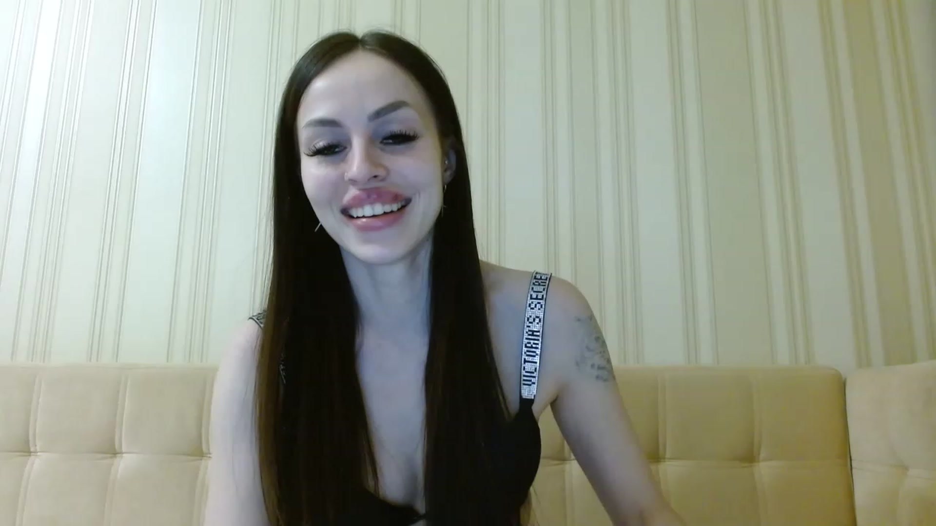 Gallery image thumbnail from Sonyabrage's myfreecams stream on, 02/27/2023, 20:37 image 5 of 20