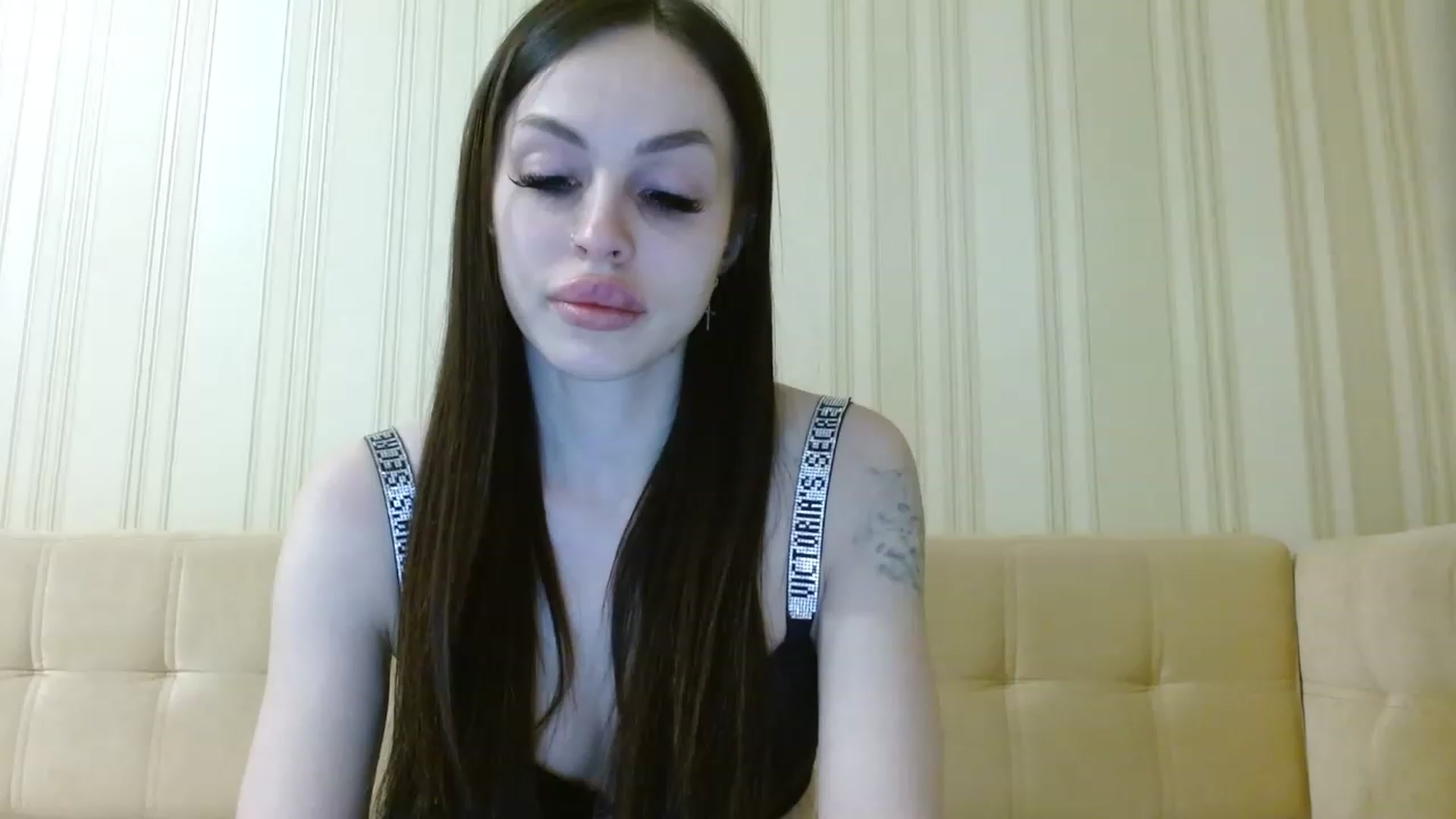 Gallery image thumbnail from Sonyabrage's myfreecams stream on, 02/27/2023, 20:37 image 7 of 20
