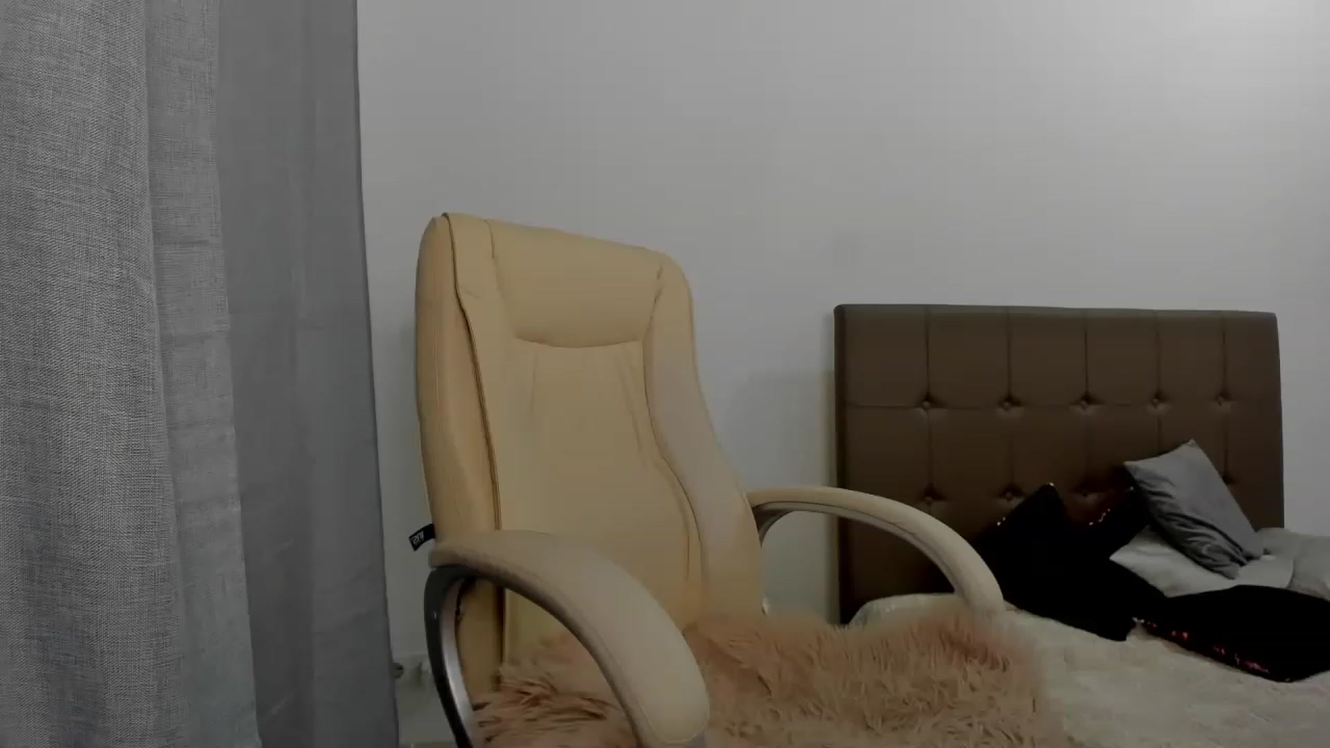 Gallery image thumbnail from Sonyatewill_'s myfreecams stream on, 12/20/2022, 19:06 image 3 of 20