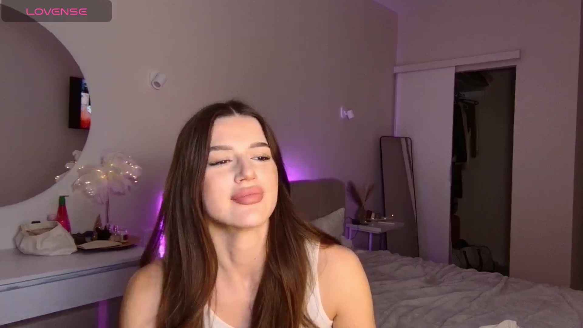 Gallery image thumbnail from Sonyx's myfreecams stream on, 11/26/2024, 19:46 image 11 of 20