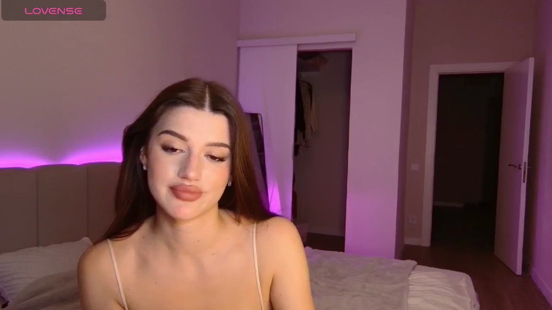 Gallery image thumbnail from Sonyx's myfreecams stream on, 12/02/2024, 19:33 image 15 of 20