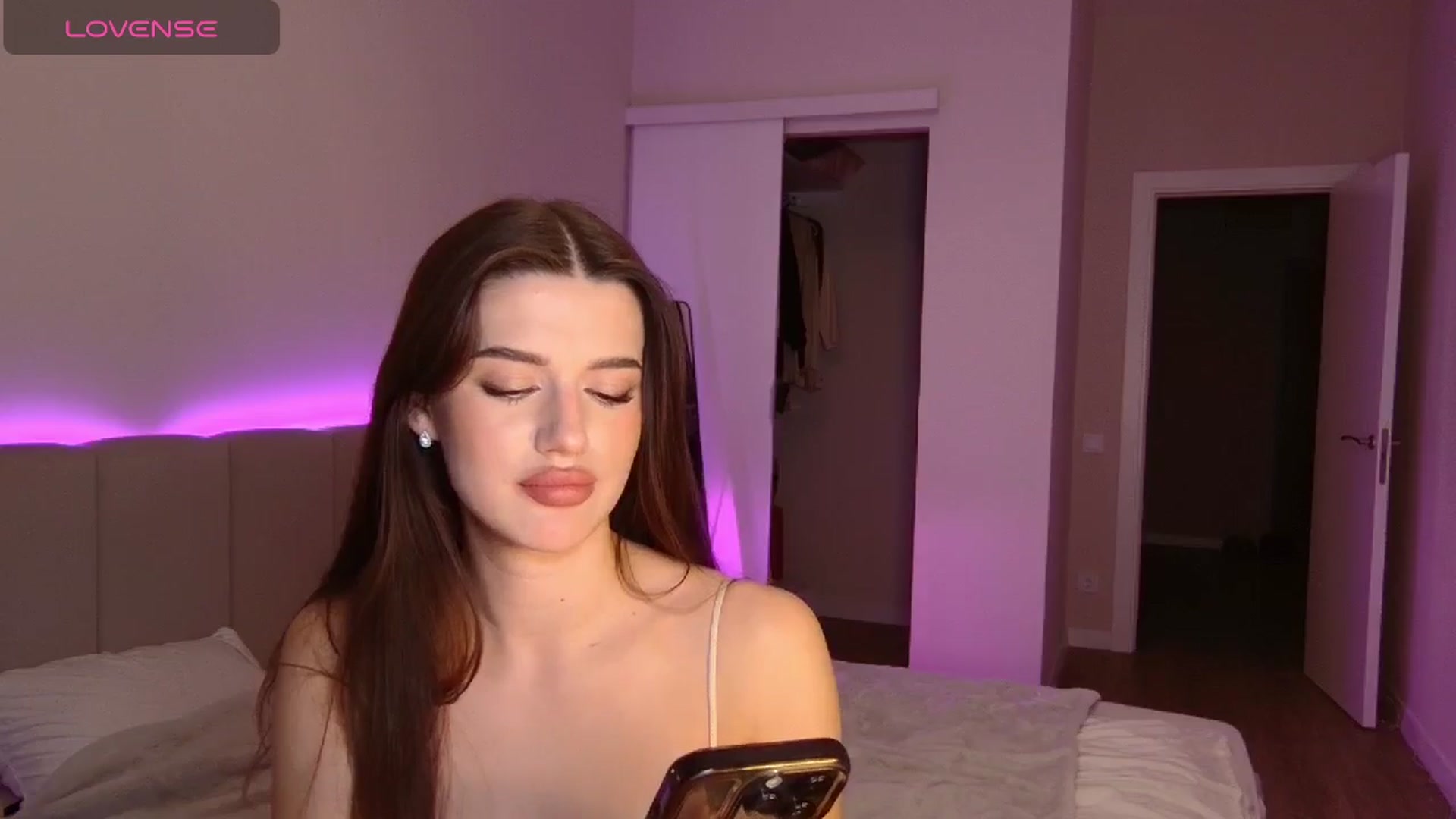 Gallery image thumbnail from Sonyx's myfreecams stream on, 12/02/2024, 19:33 image 19 of 20