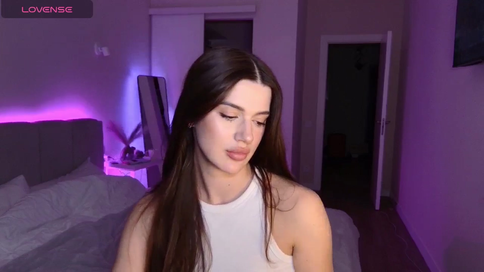 Gallery image thumbnail from Sonyx's myfreecams stream on, 12/18/2024, 21:32 image 8 of 20