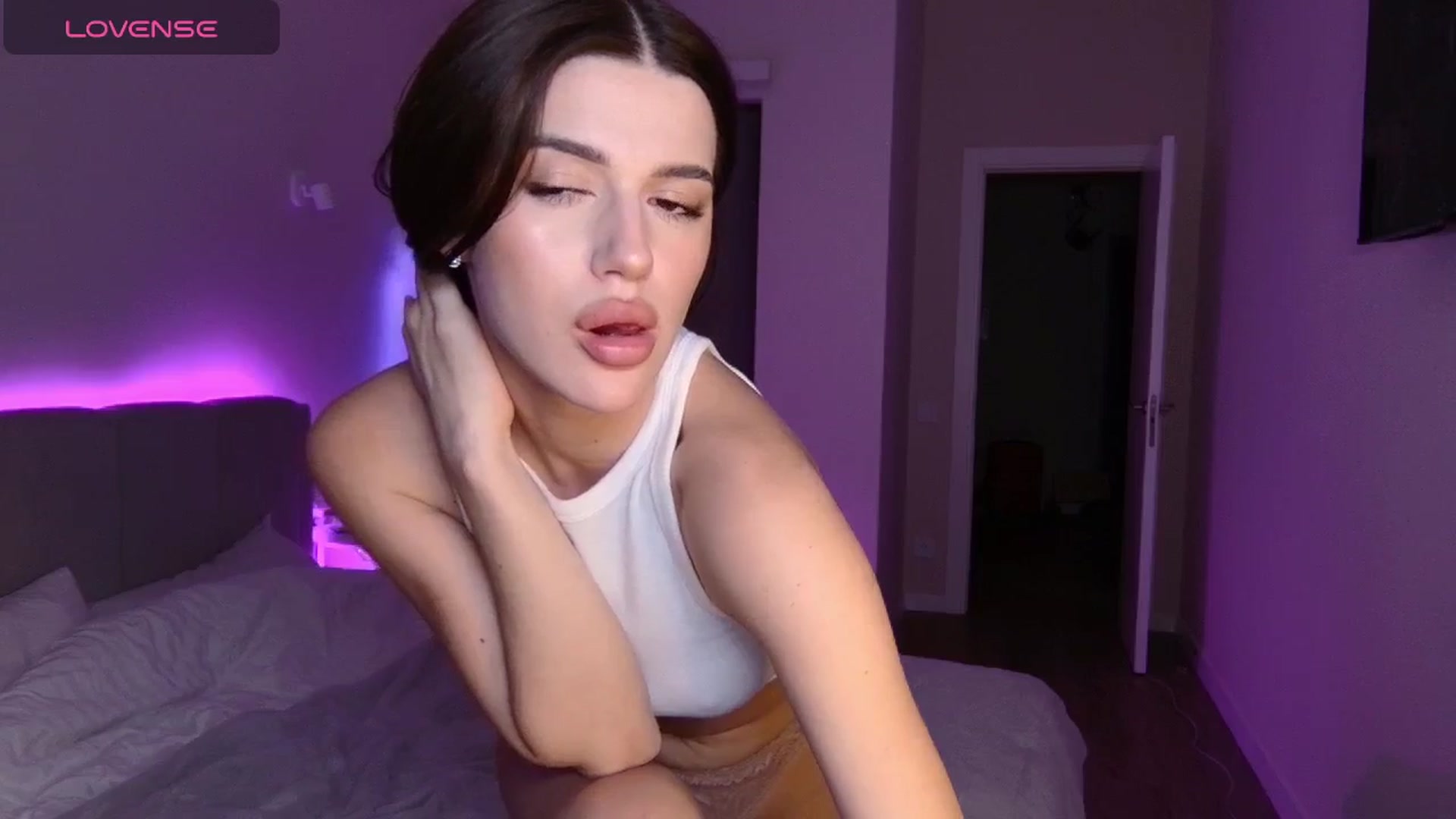 Gallery image thumbnail from Sonyx's myfreecams stream on, 12/18/2024, 21:32 image 14 of 20