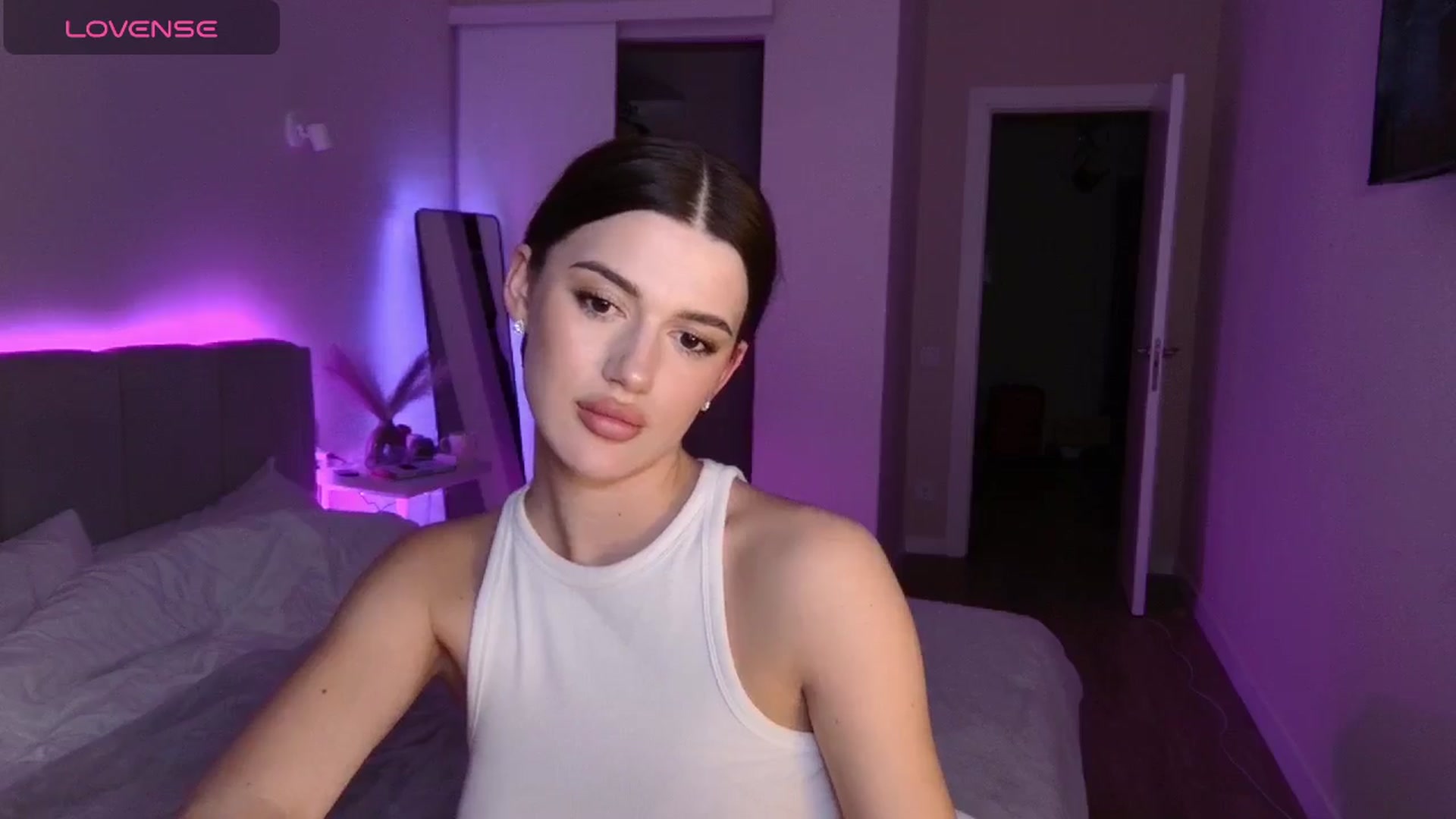 Gallery image thumbnail from Sonyx's myfreecams stream on, 12/18/2024, 21:32 image 15 of 20