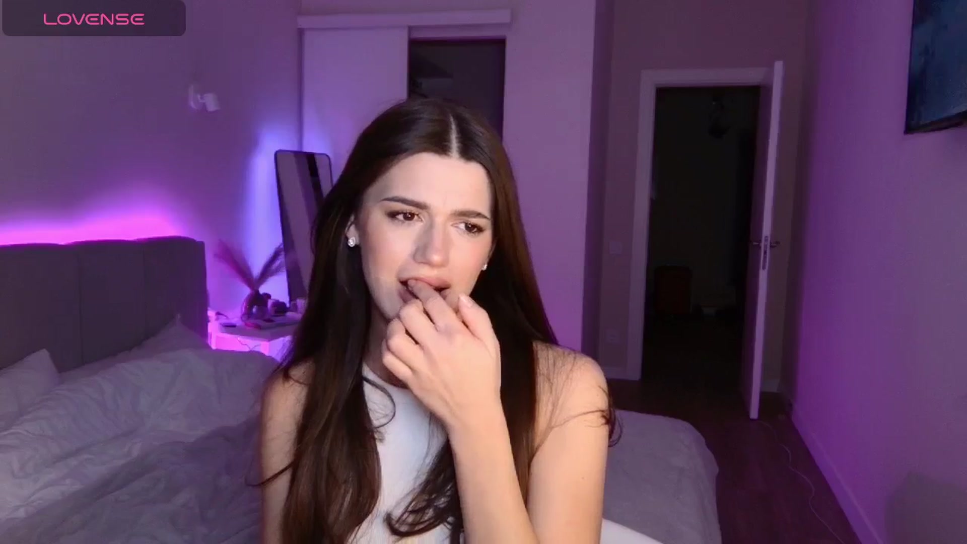 Gallery image thumbnail from Sonyx's myfreecams stream on, 12/18/2024, 21:32 image 5 of 20