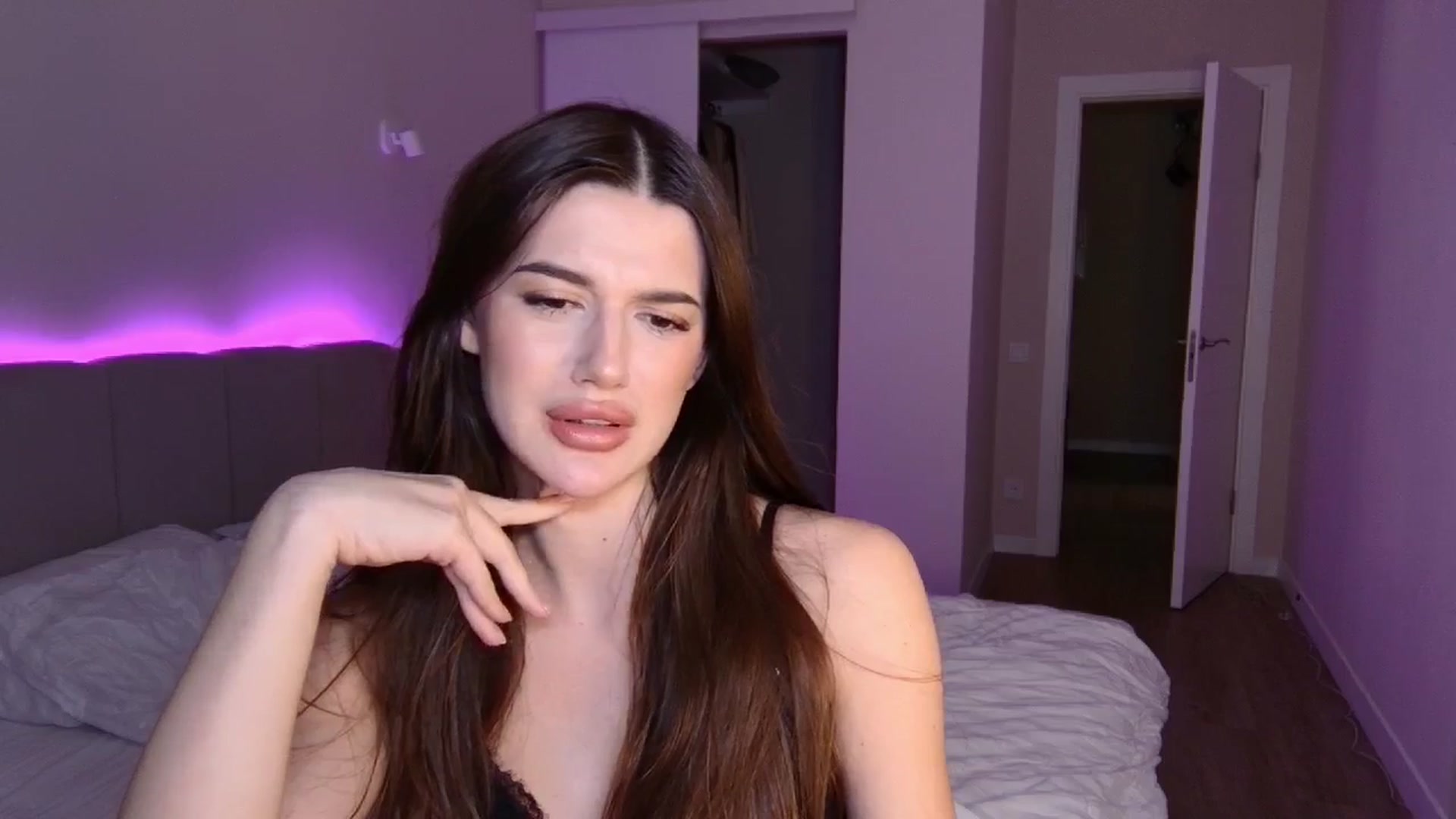 Gallery image thumbnail from Sonyx's myfreecams stream on, 01/02/2025, 23:06 image 3 of 20