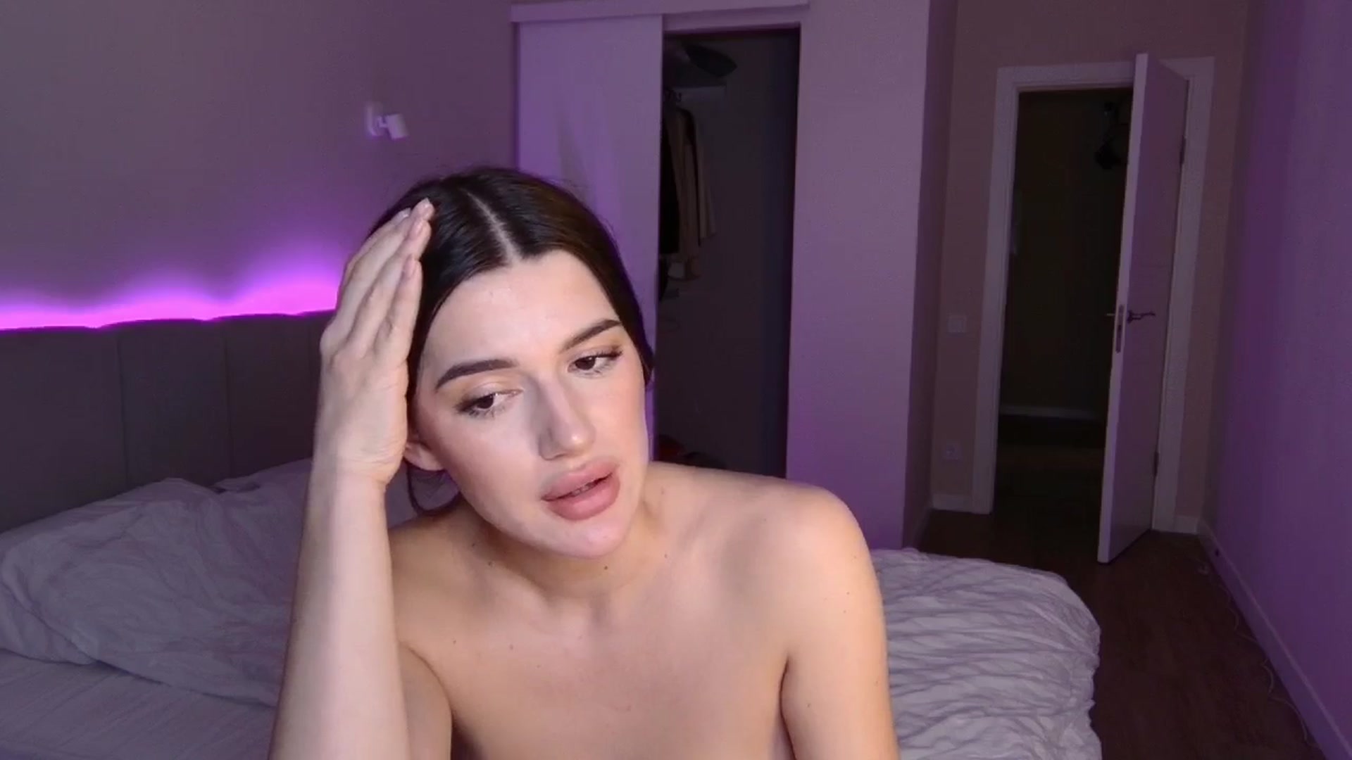 Gallery image thumbnail from Sonyx's myfreecams stream on, 01/02/2025, 23:06 image 19 of 20