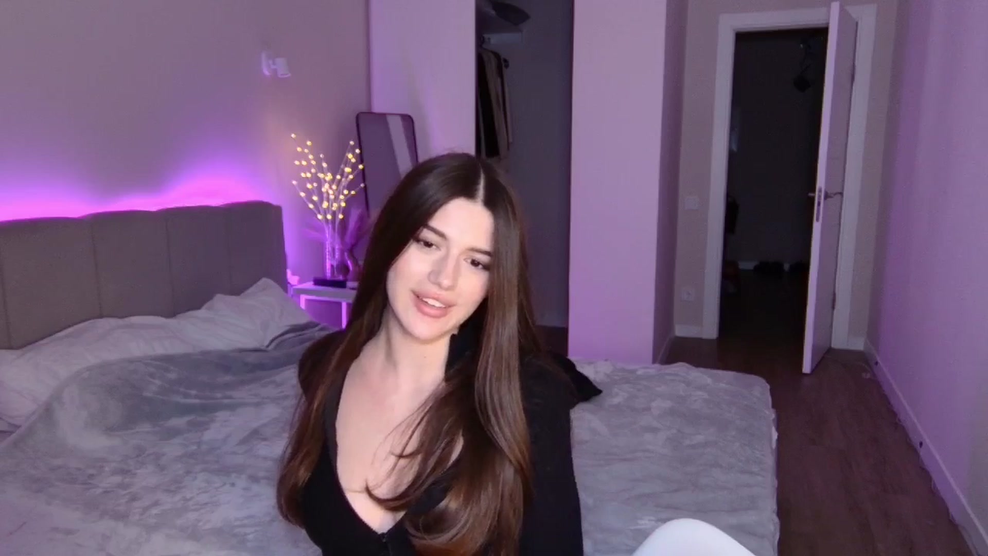 Gallery image thumbnail from Sonyx's myfreecams stream on, 01/21/2025, 22:20 image 18 of 20