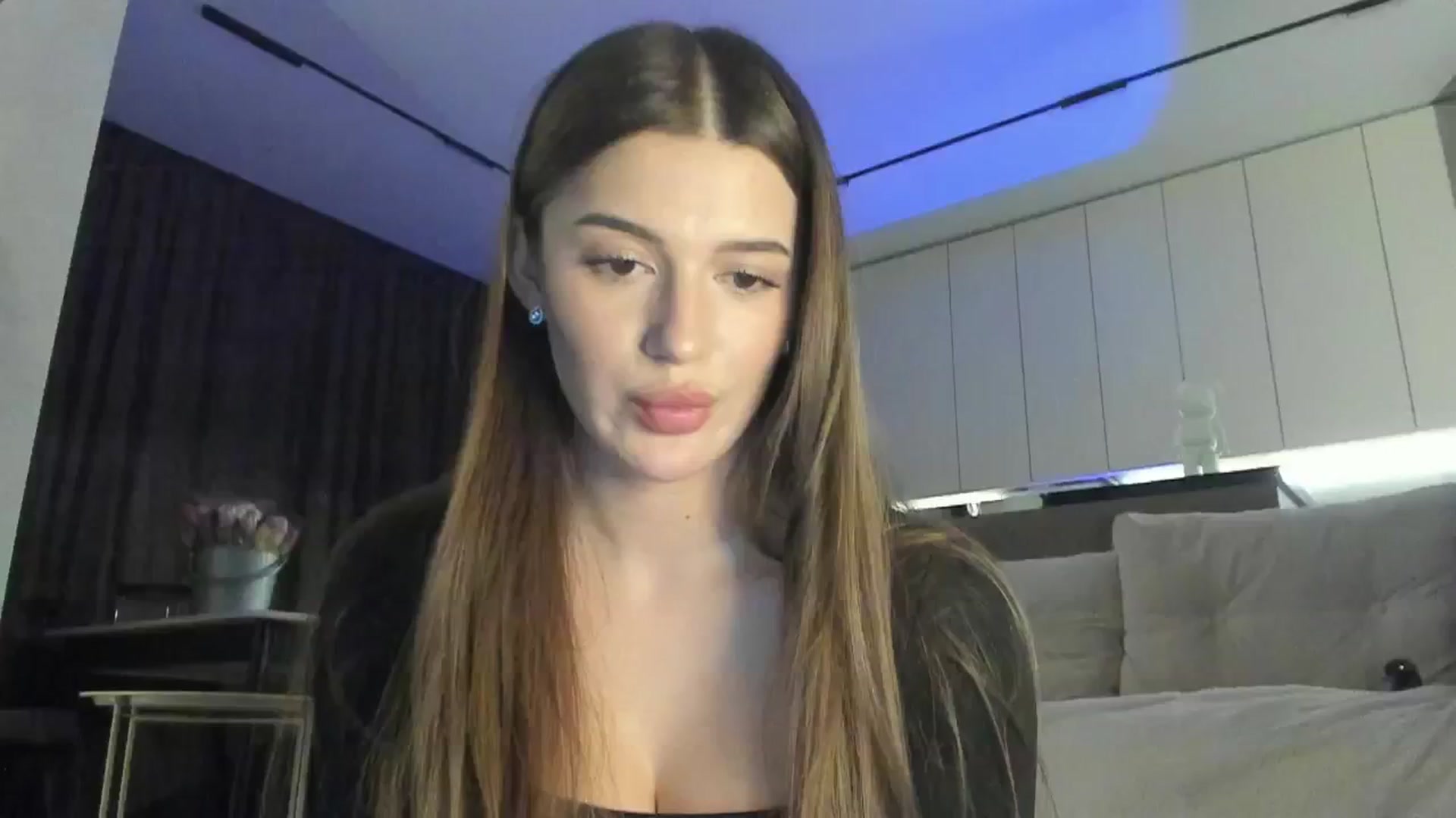 Gallery image thumbnail from Sonyx's myfreecams stream on, 03/17/2025, 17:43 image 12 of 20
