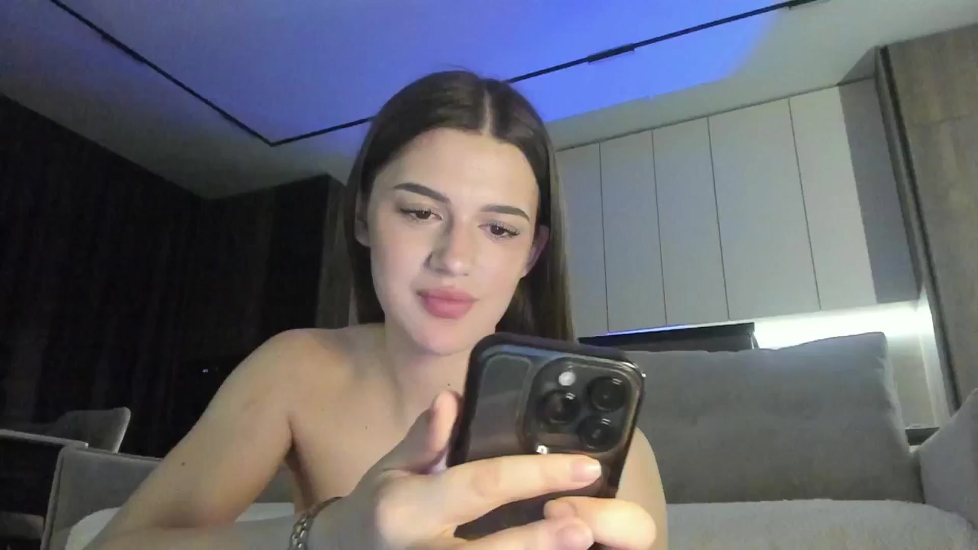Gallery image thumbnail from Sonyx's myfreecams stream on, 03/29/2025, 19:09 image 12 of 20