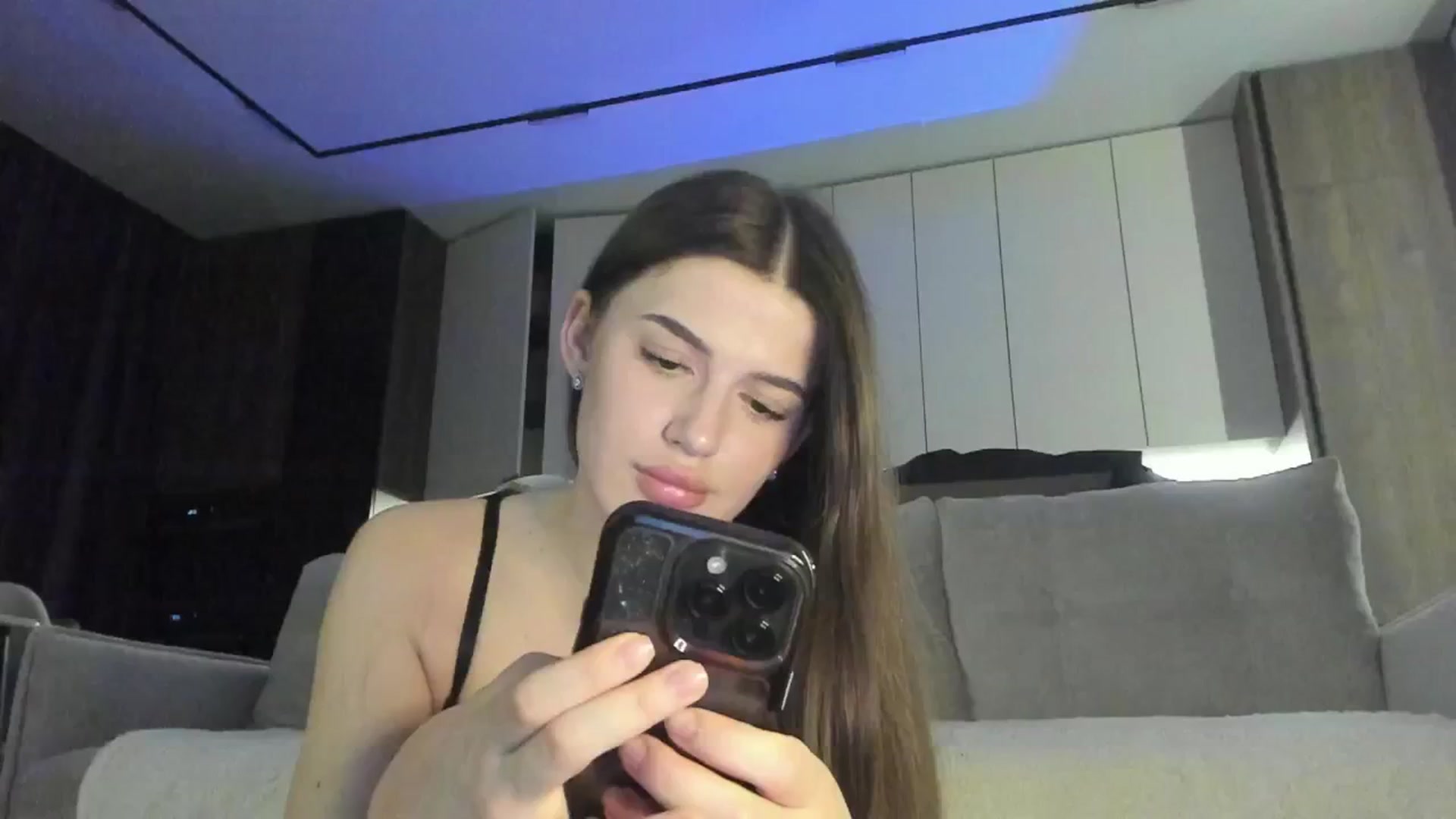 Gallery image thumbnail from Sonyx's myfreecams stream on, 04/03/2025, 18:12 image 13 of 20