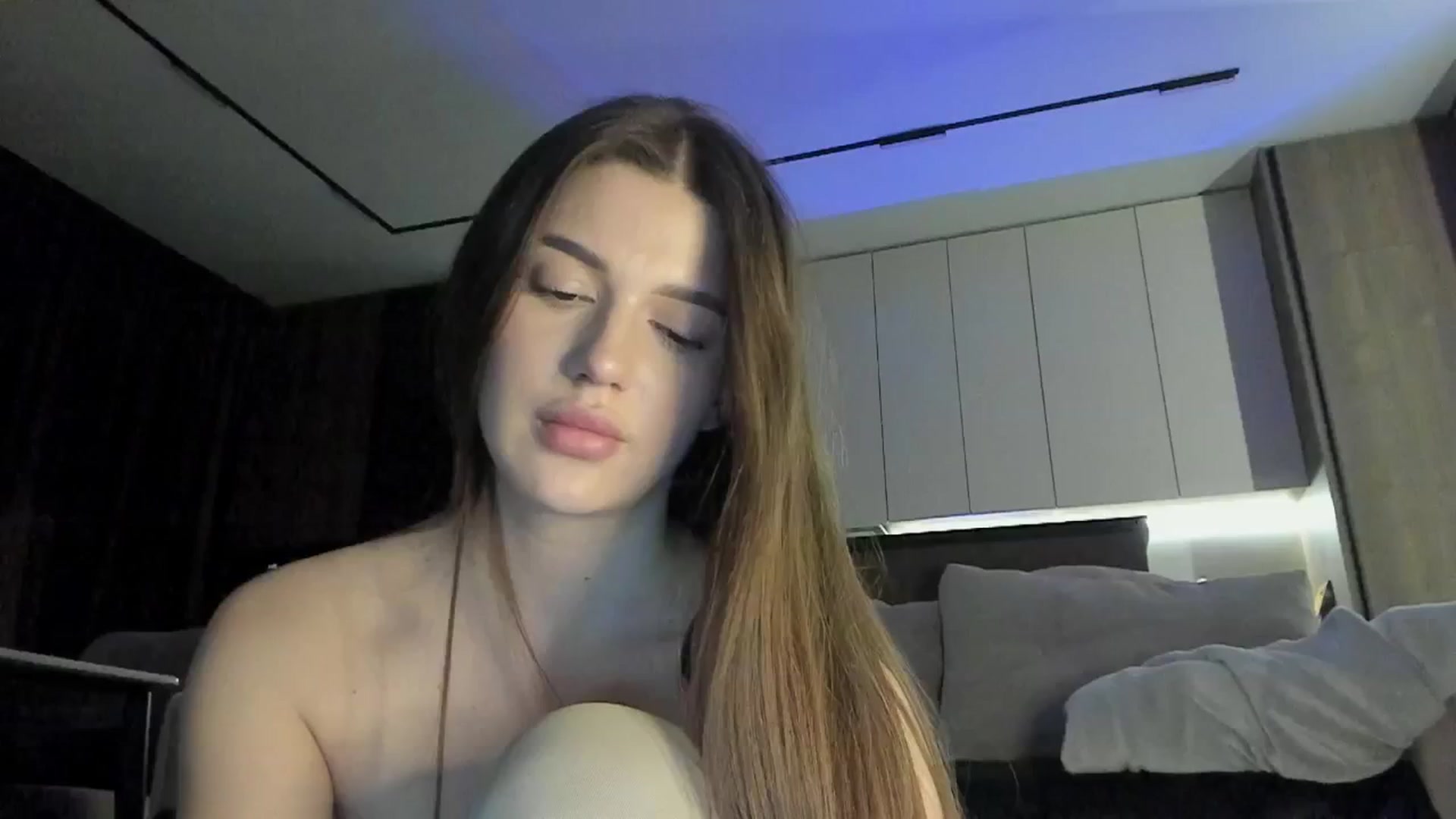Gallery image thumbnail from Sonyx's myfreecams stream on, 05/19/2025, 18:30 image 14 of 20