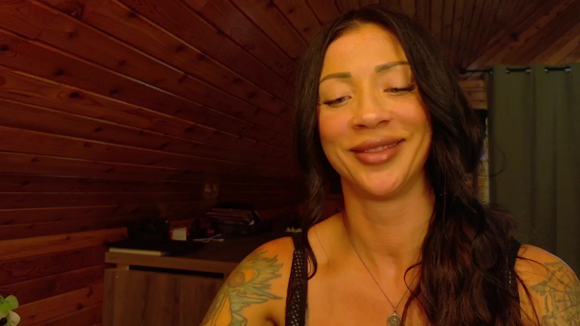Gallery image thumbnail from SookieHunnie's myfreecams stream on, 04/30/2025, 22:52 image 3 of 20