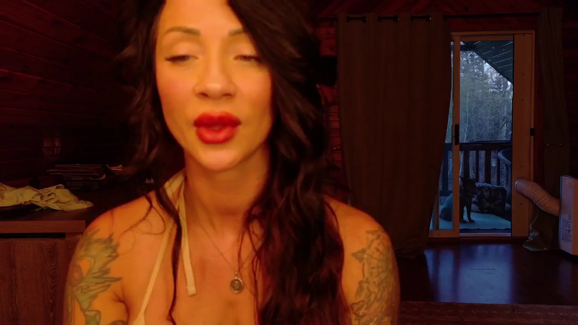 Gallery image thumbnail from SookieHunnie's myfreecams stream on, 05/02/2025, 03:14 image 17 of 20