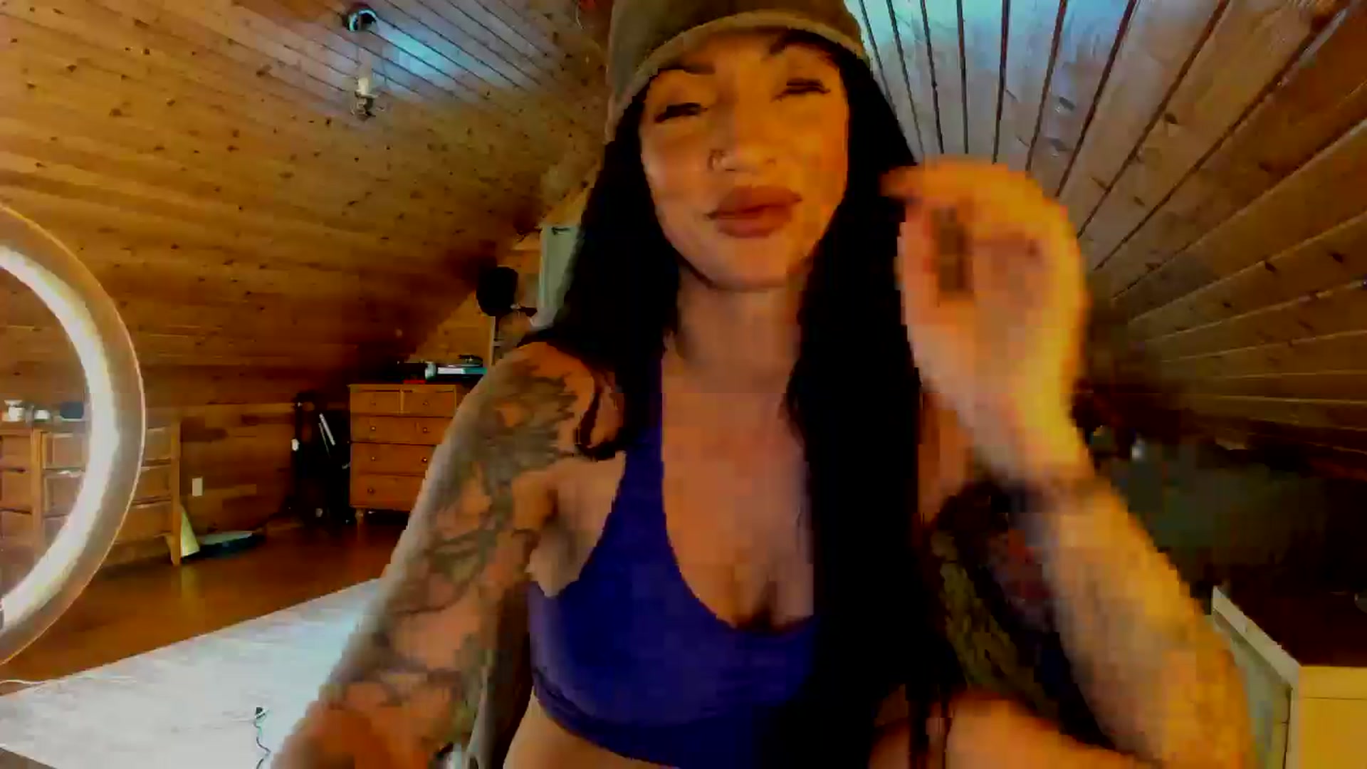 Gallery image thumbnail from SookieHunnie's myfreecams stream on, 05/13/2025, 22:17 image 20 of 20
