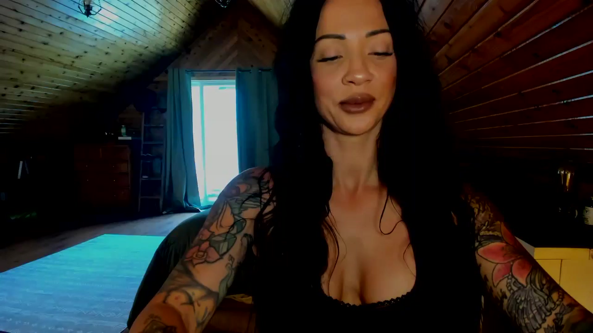 Gallery image thumbnail from SookieHunnie's myfreecams stream on, 06/02/2025, 23:07 image 2 of 20