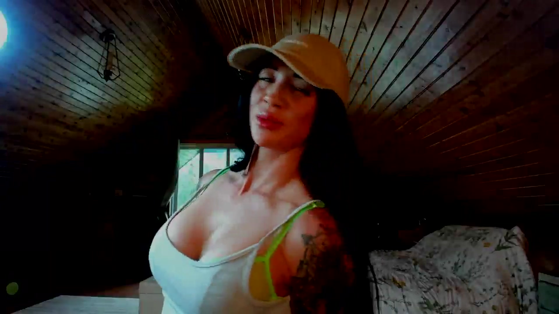 Gallery image thumbnail from SookieHunnie's myfreecams stream on, 06/20/2025, 22:29 image 8 of 20