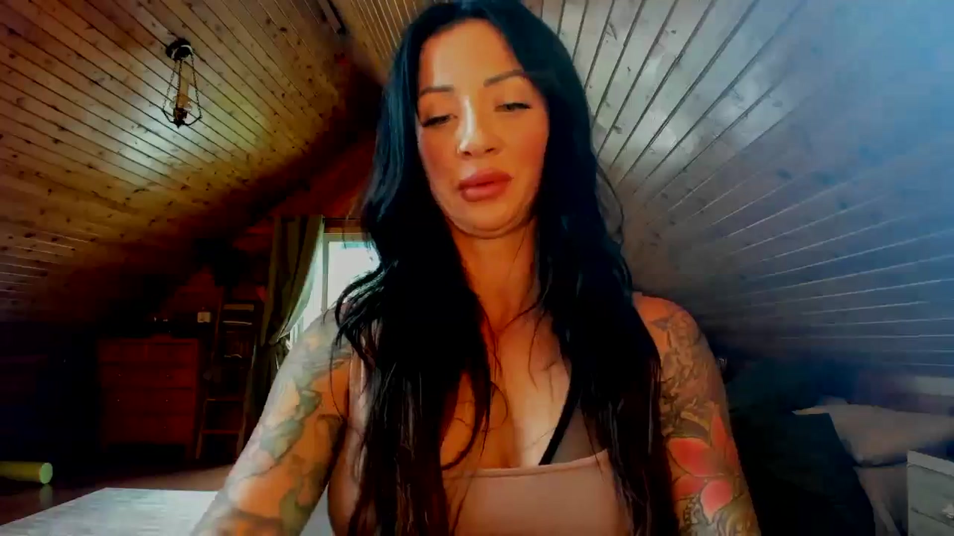 Gallery image thumbnail from SookieHunnie's myfreecams stream on, 06/23/2025, 22:19 image 16 of 20