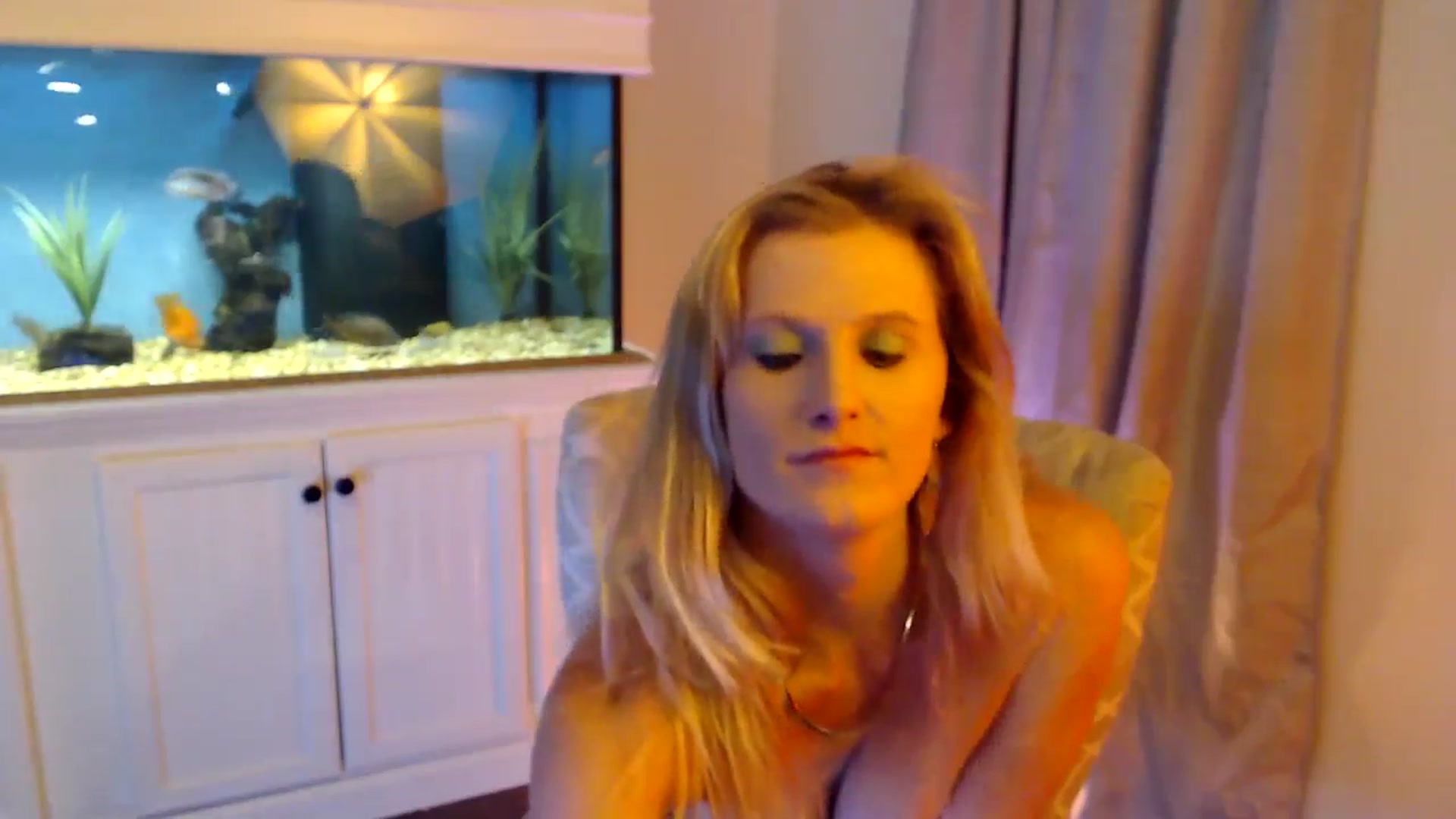 Gallery image thumbnail from Sookie__'s myfreecams stream on, 12/01/2024, 16:48 image 17 of 20