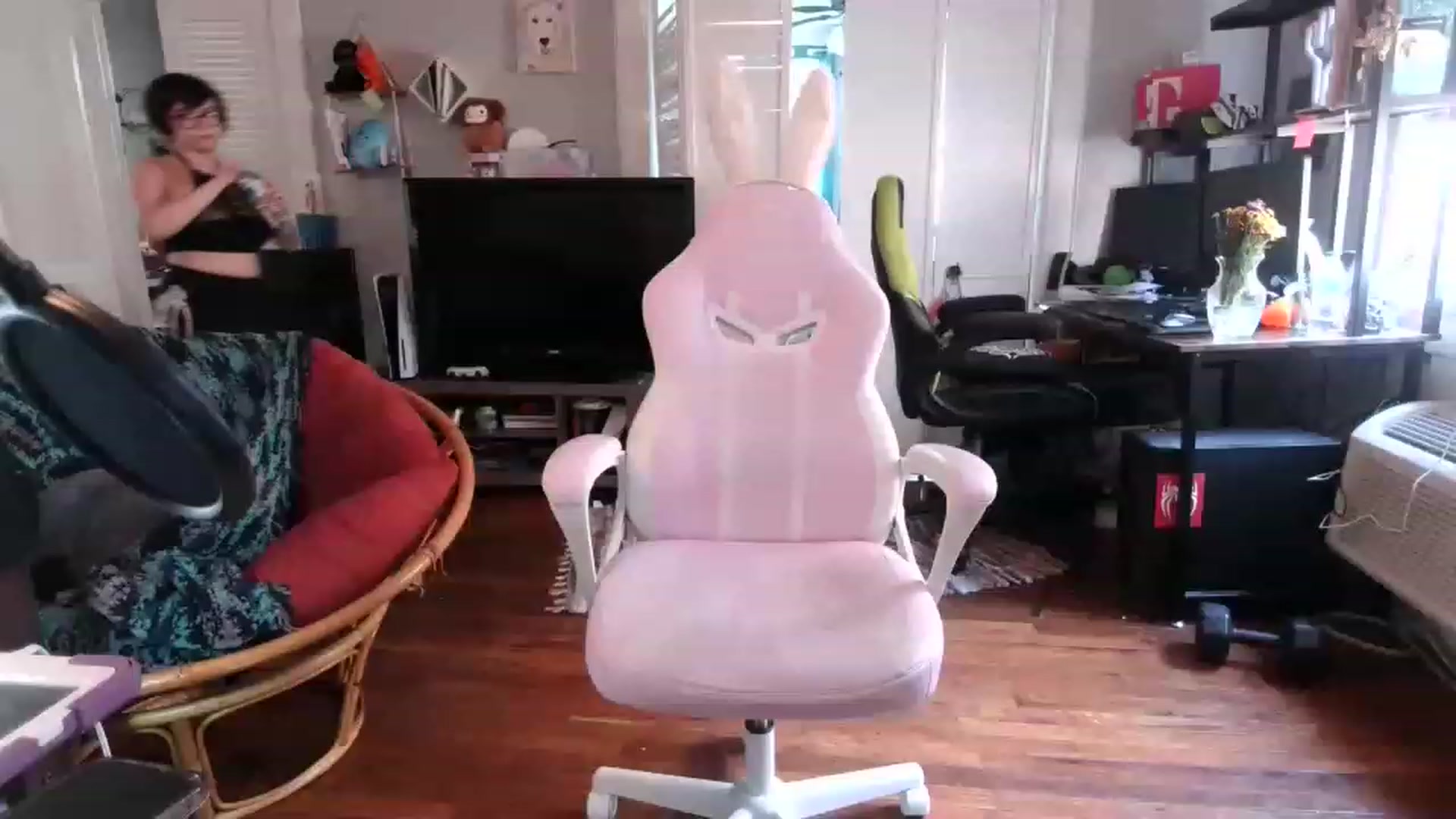 Gallery image thumbnail from SoooBunny's myfreecams stream on, 11/28/2022, 21:15 image 7 of 20